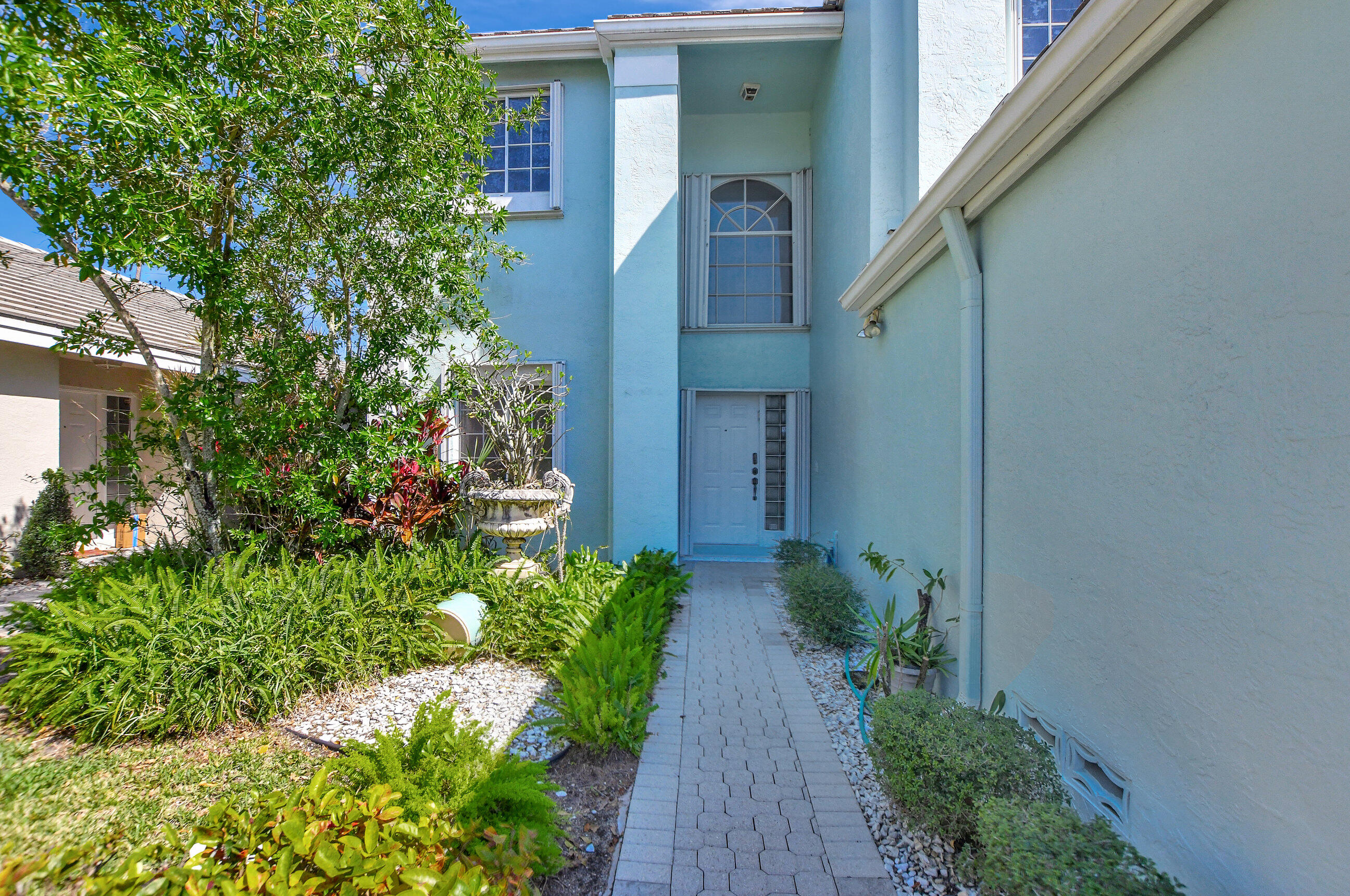 7869 Travlers Tree Drive