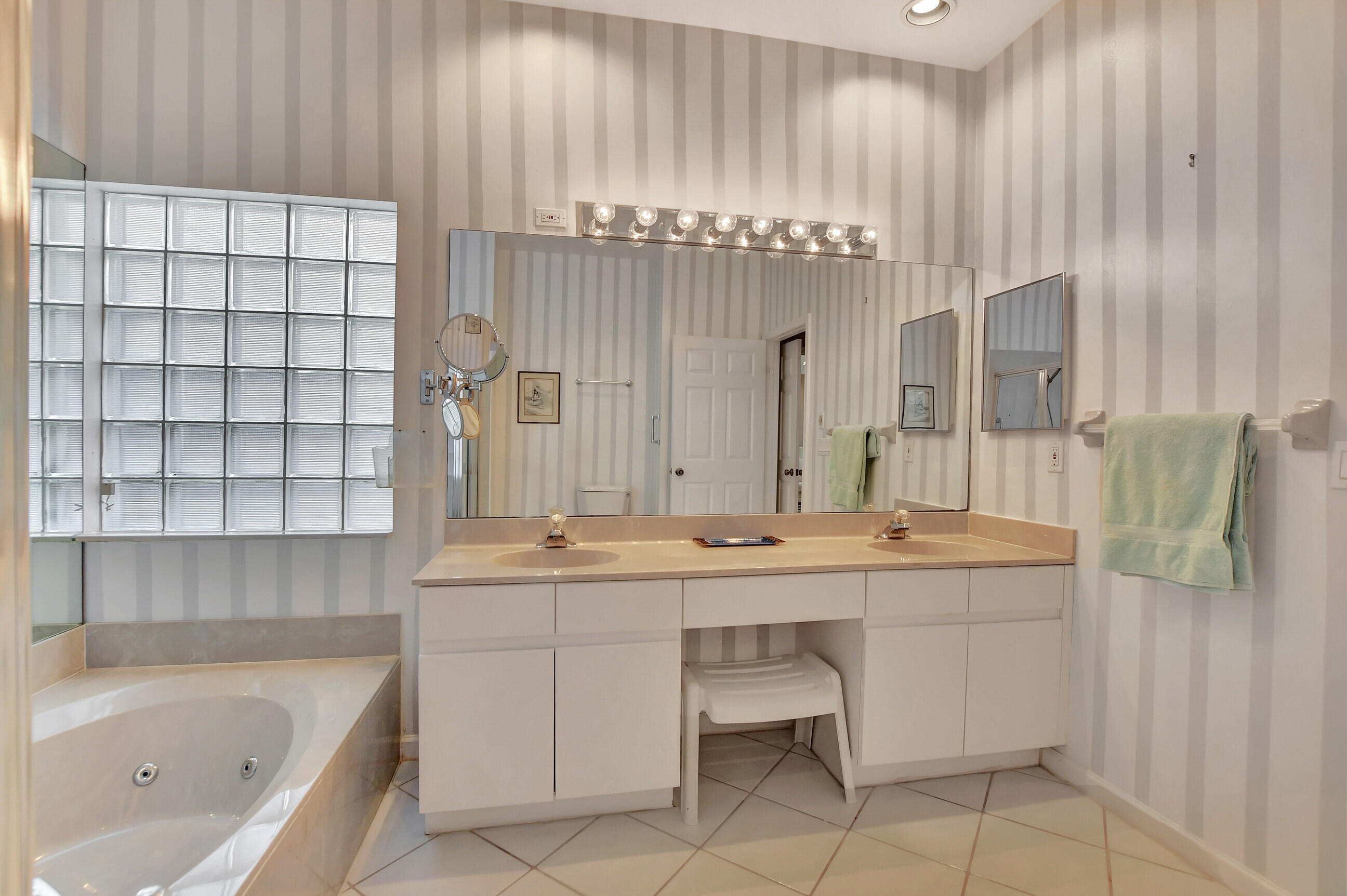 7869 Travlers Tree Drive