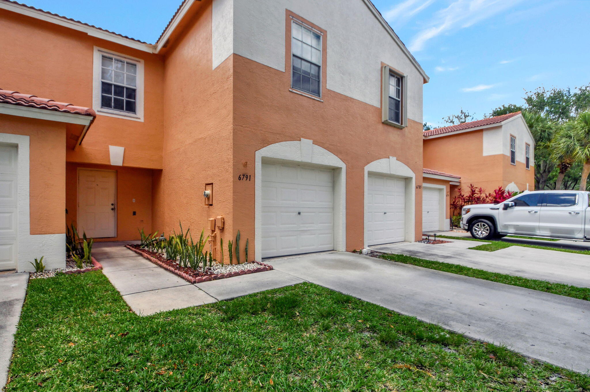 6791 Willow Creek Run