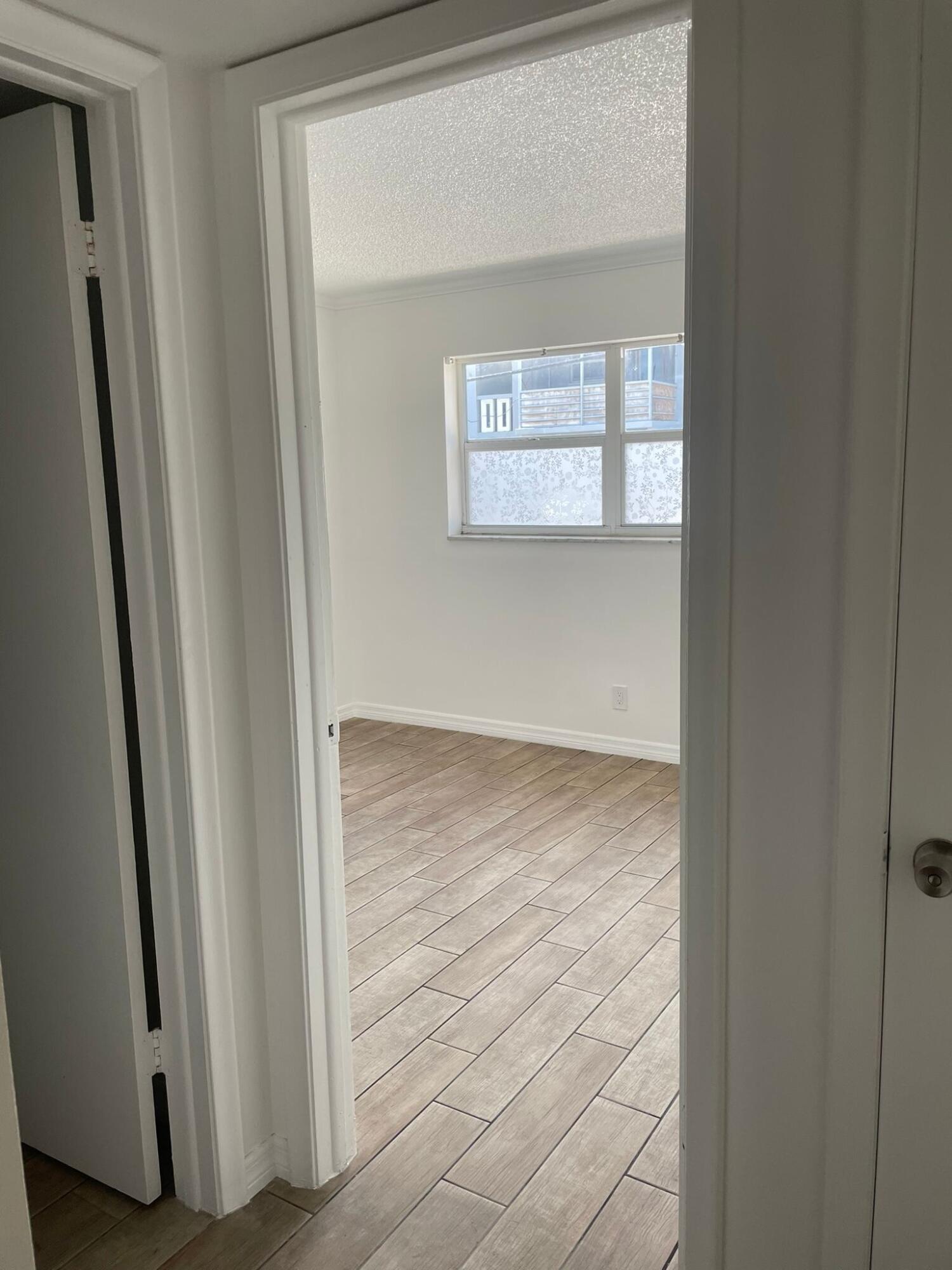 305 E Ocean Avenue 106