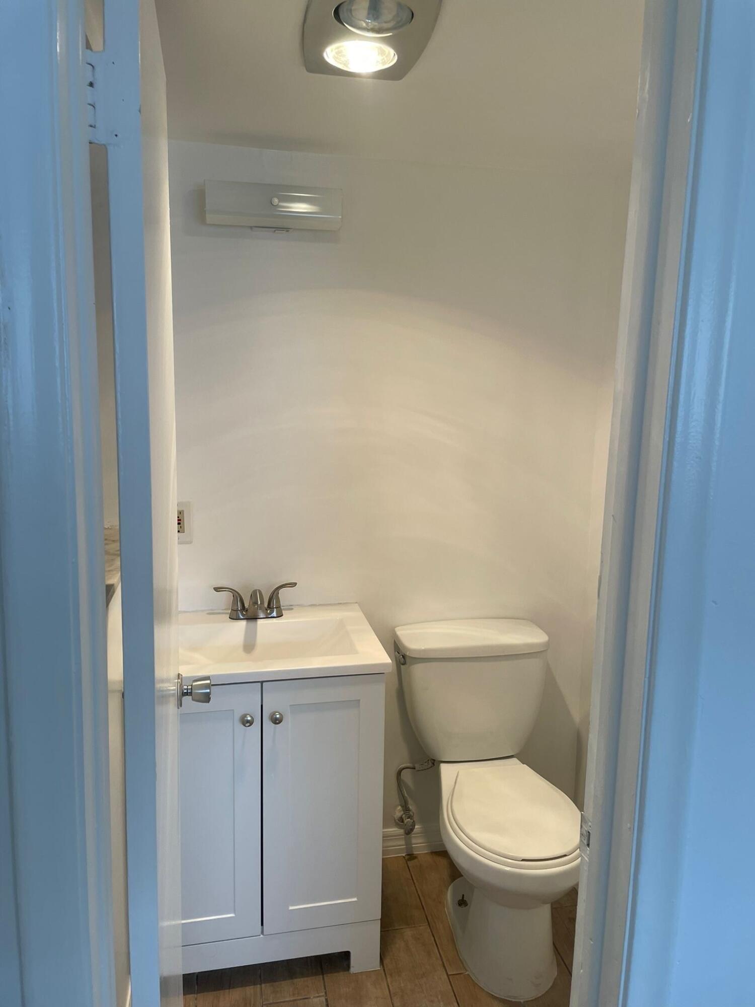 305 E Ocean Avenue 106
