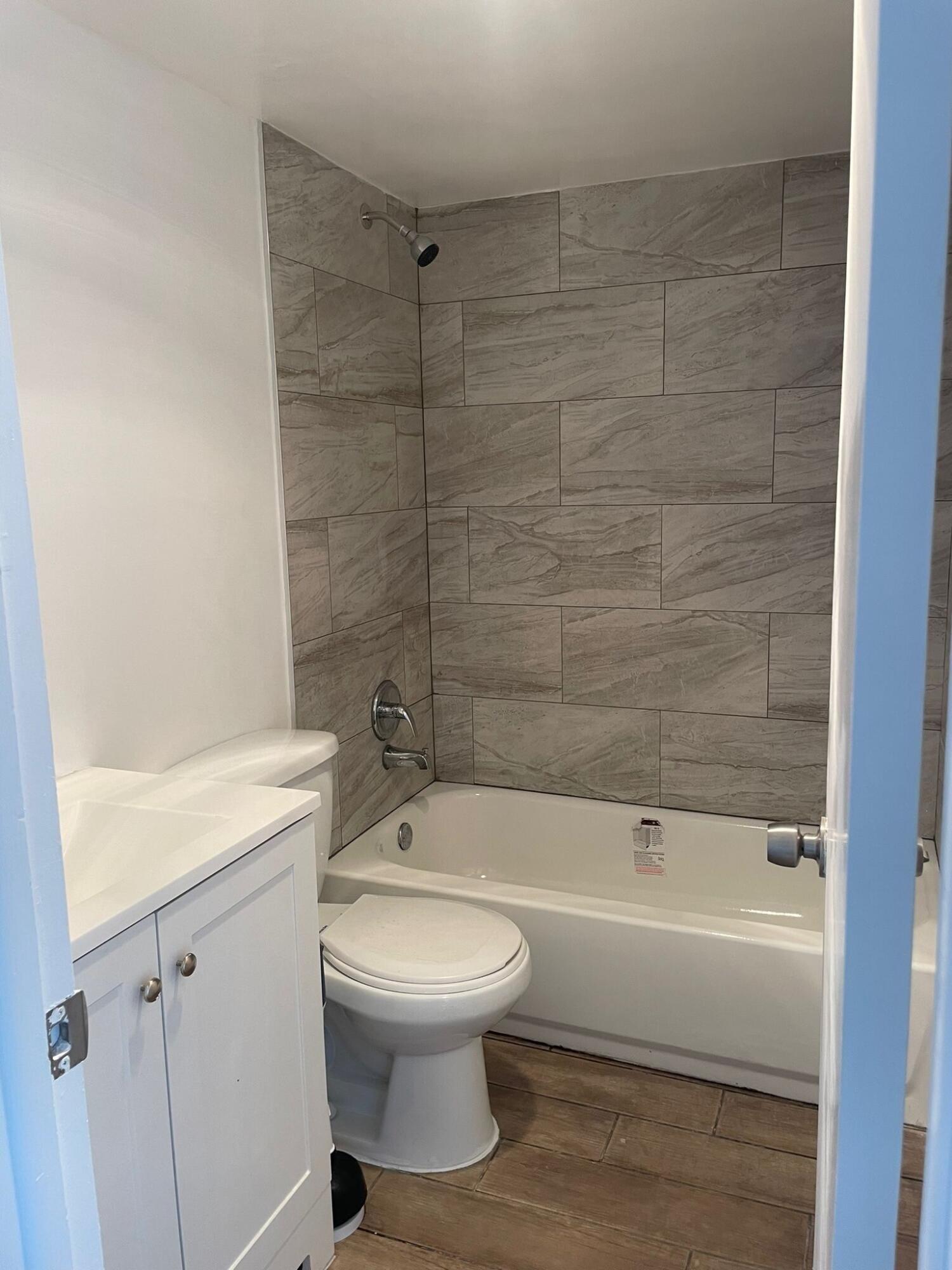 305 E Ocean Avenue 106