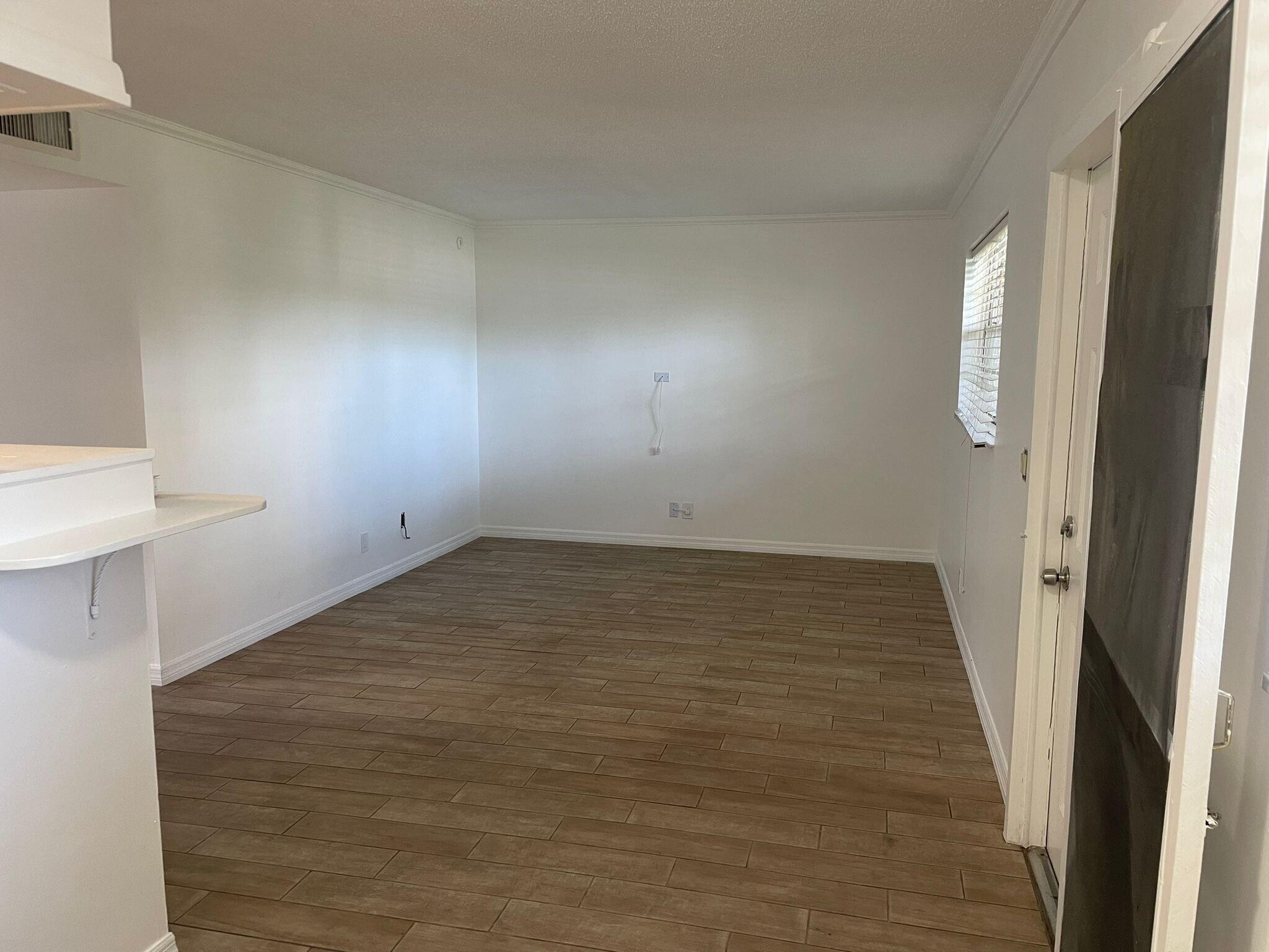 305 E Ocean Avenue 106
