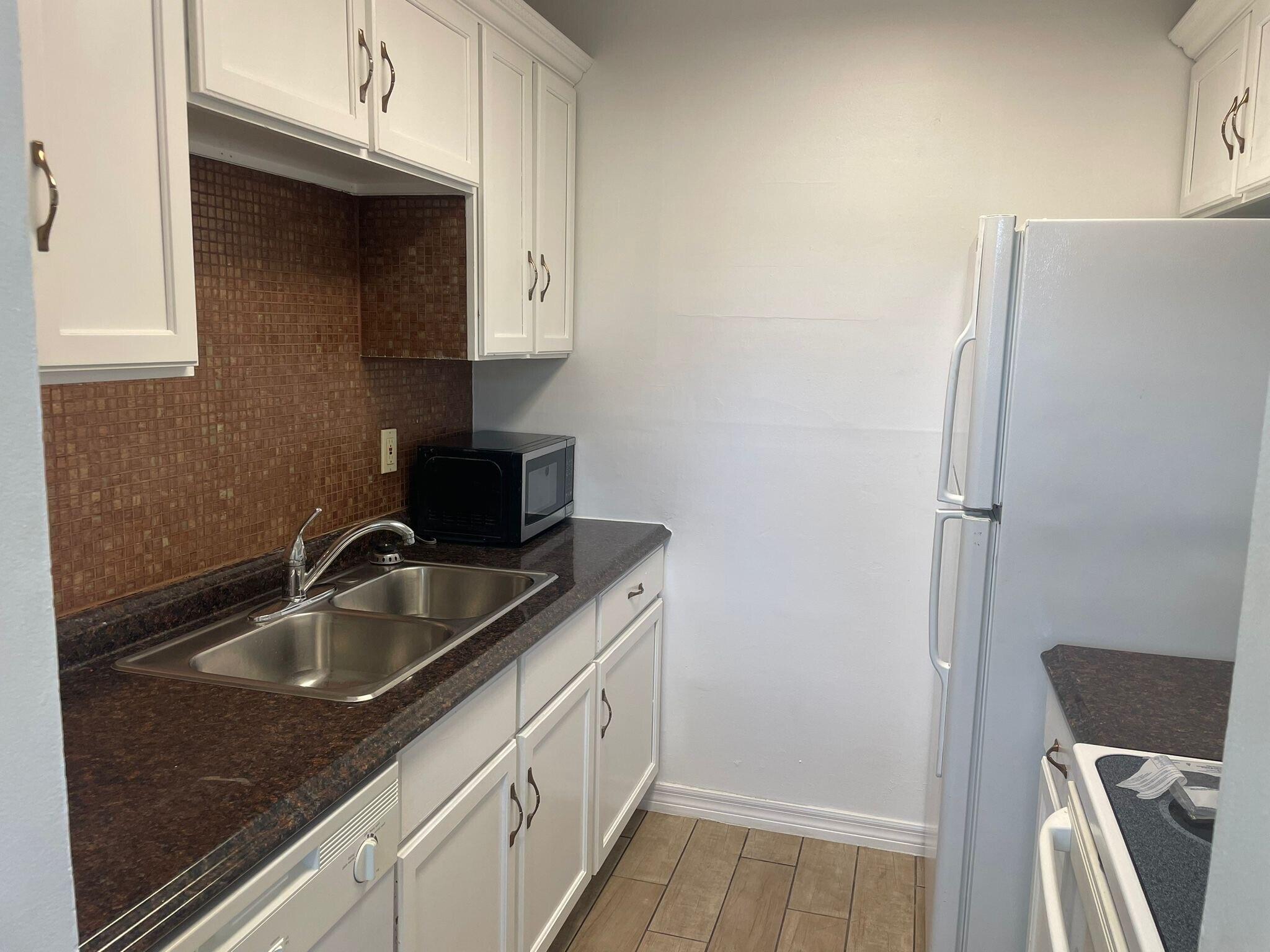 305 E Ocean Avenue 106