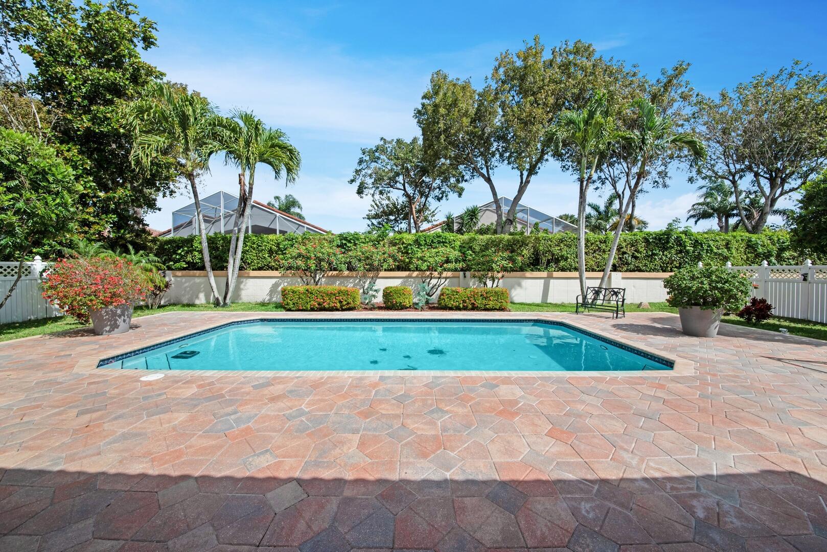 7122 Brunswick Circle