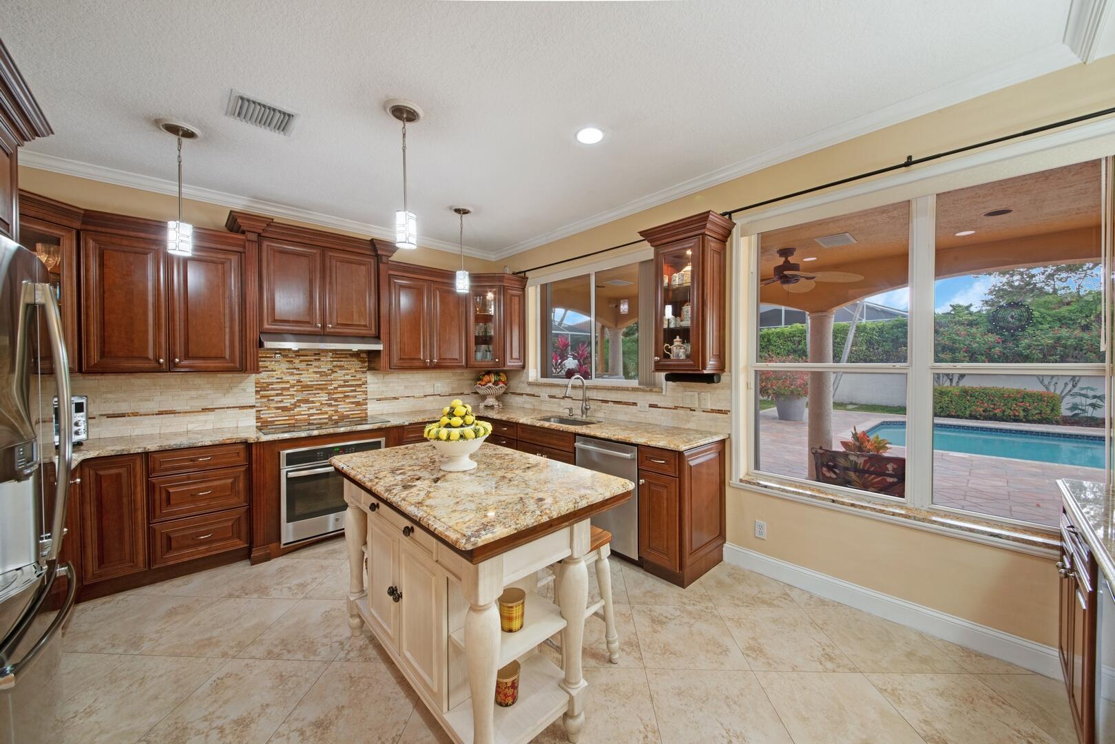 7122 Brunswick Circle