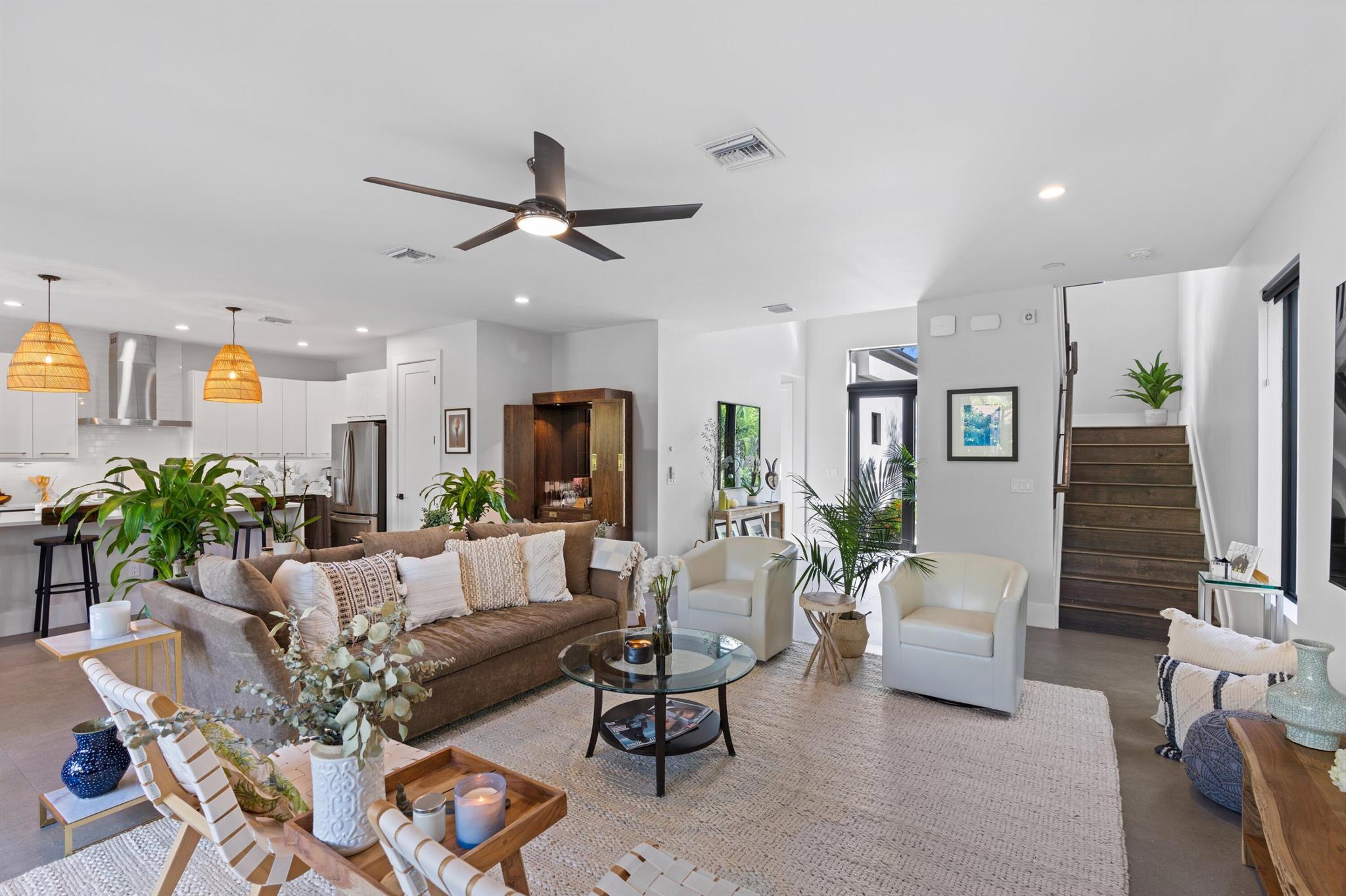238 SE 4th Avenue