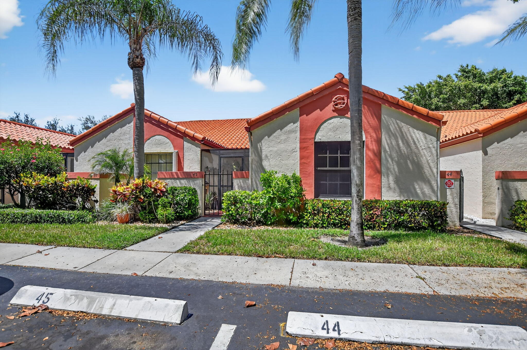 45 Centennial Court