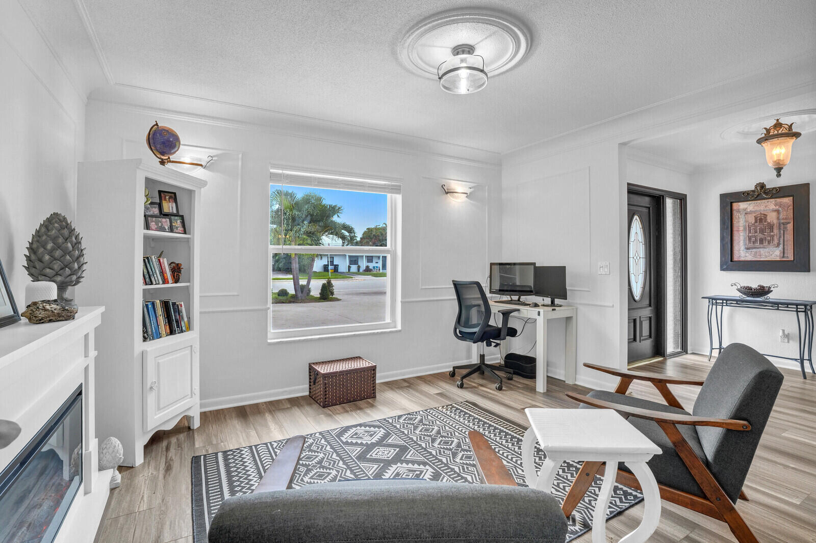 1012 W Camino Real