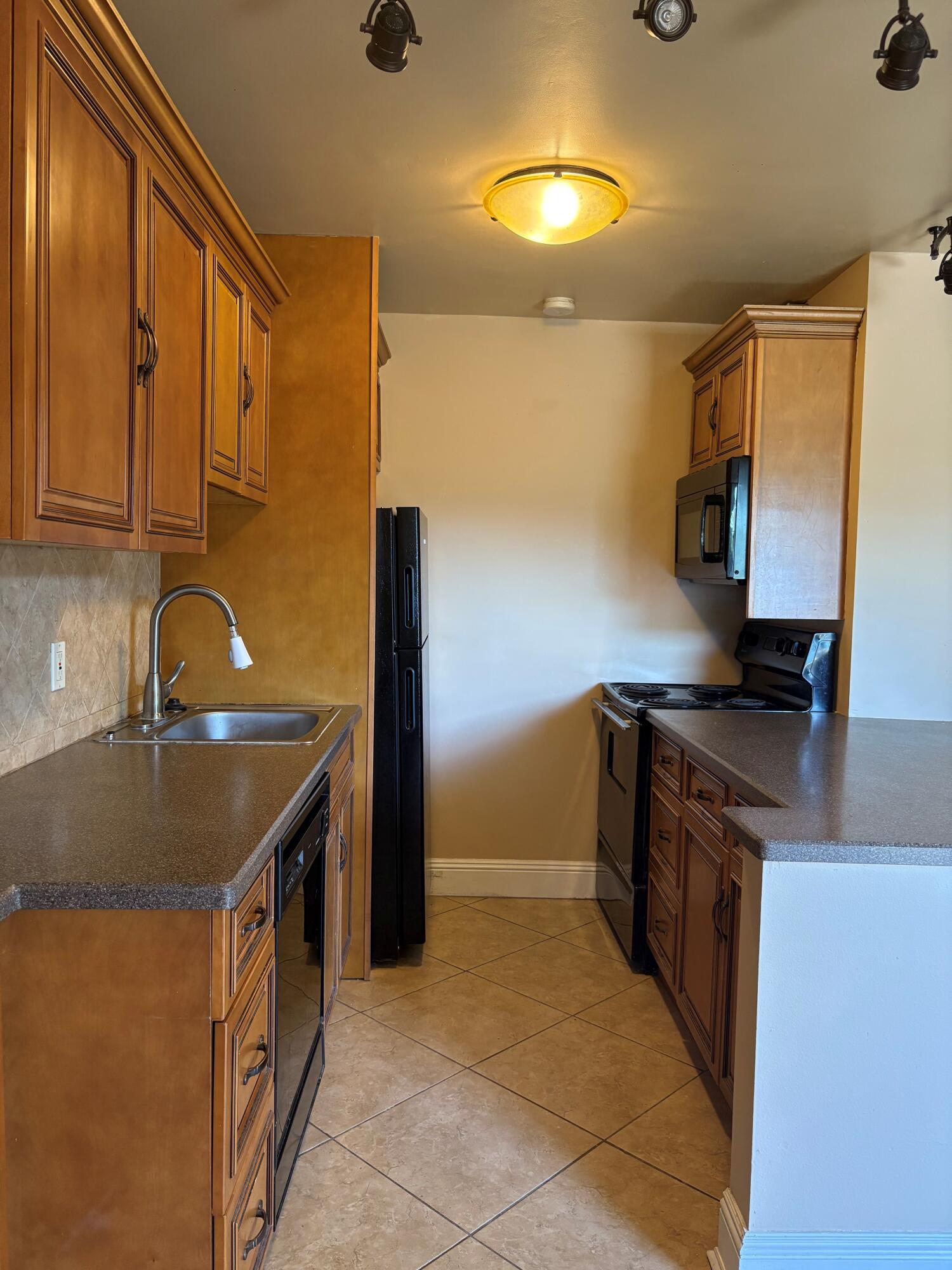 305 E Ocean Avenue 206