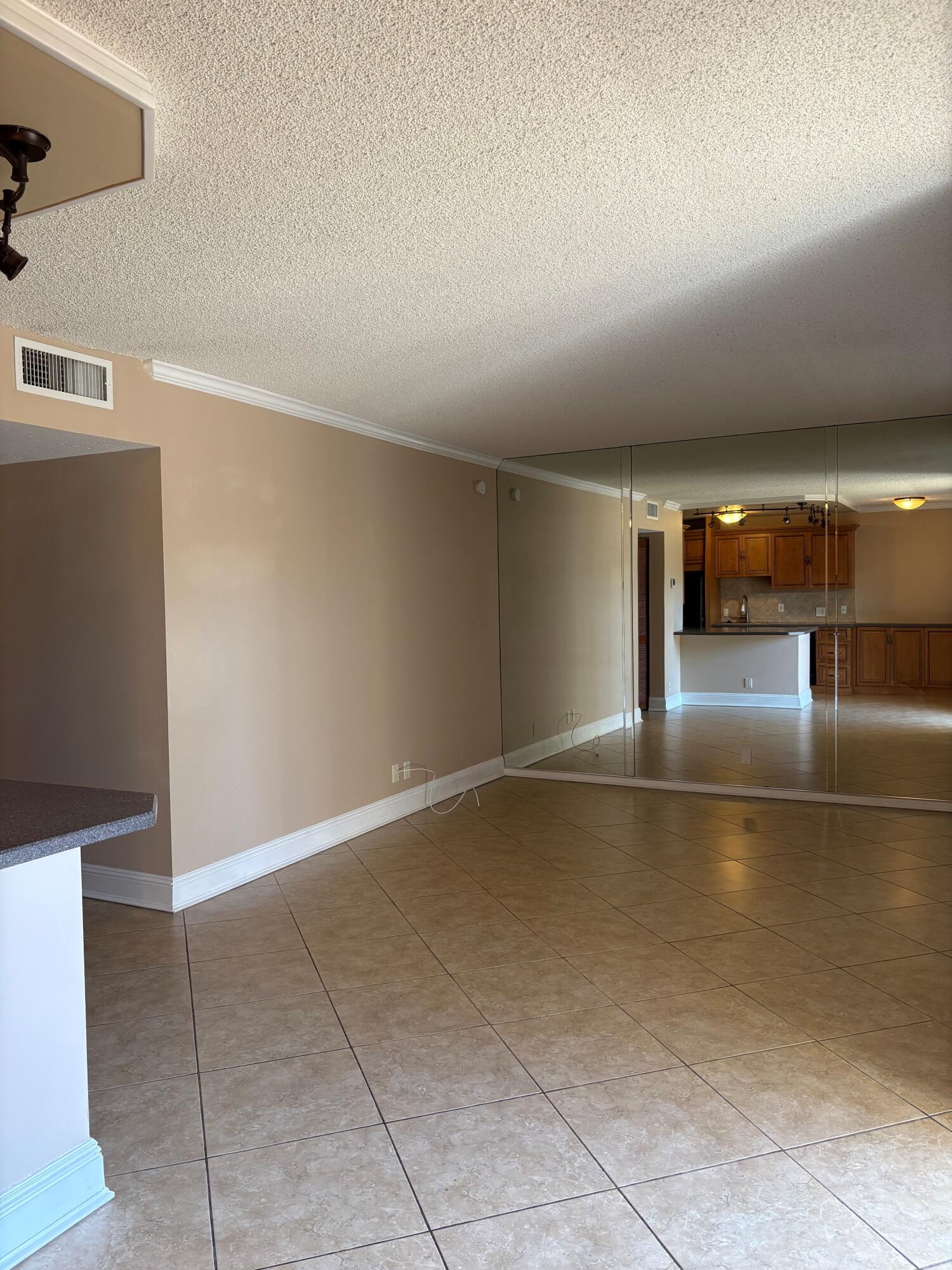 305 E Ocean Avenue 206