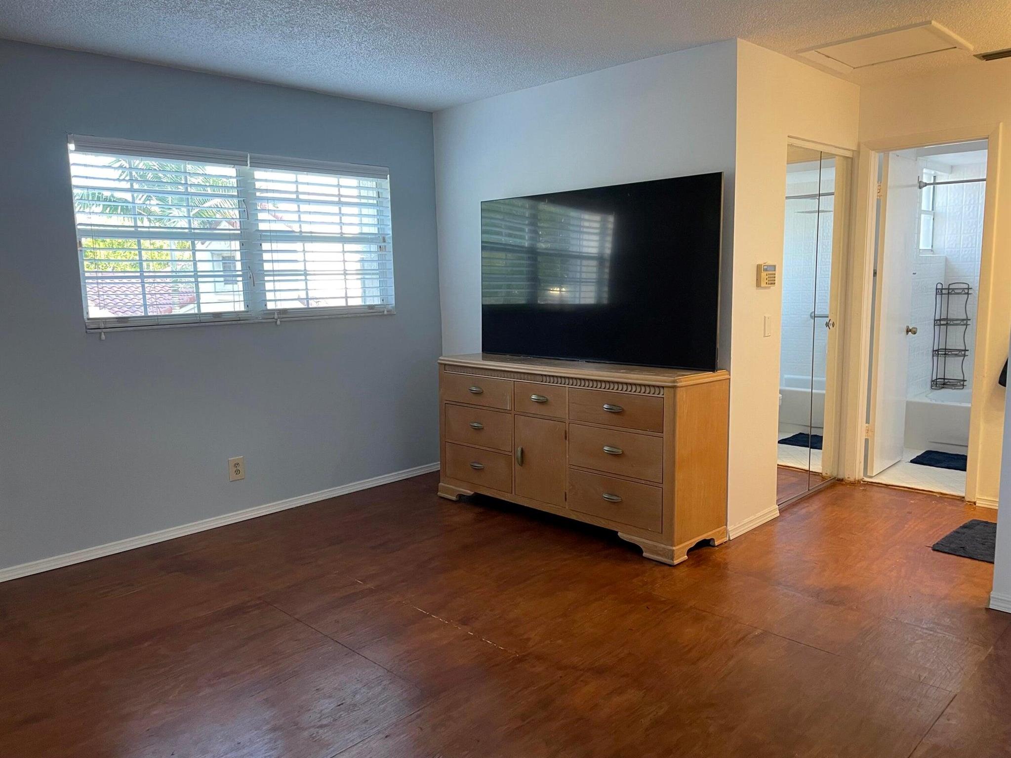 1592 Springside Drive