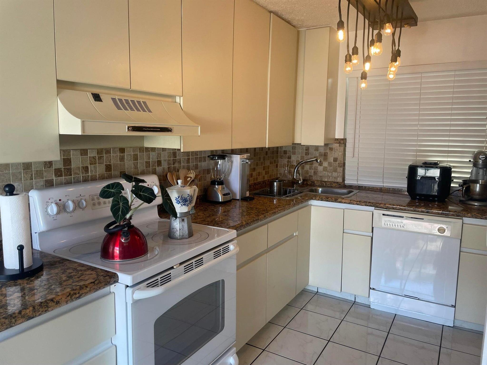 1592 Springside Drive