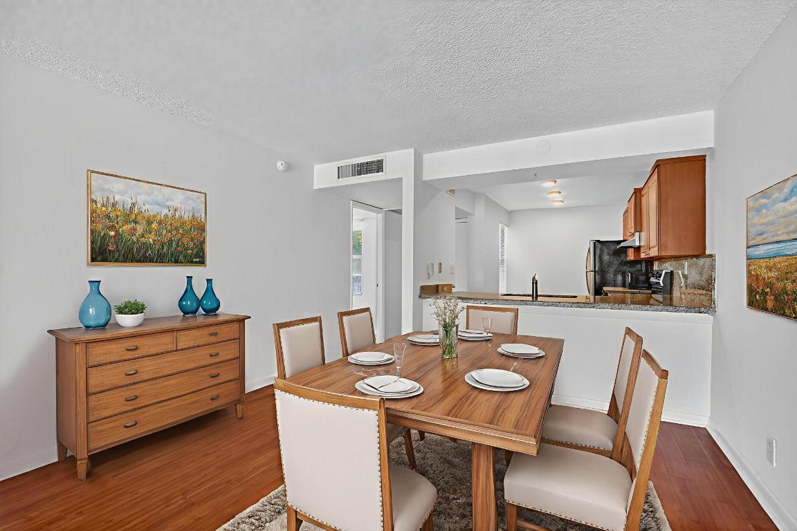 11 Royal Palm Way 304