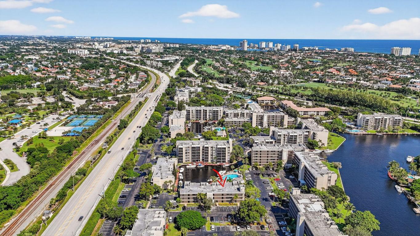 11 Royal Palm Way 304