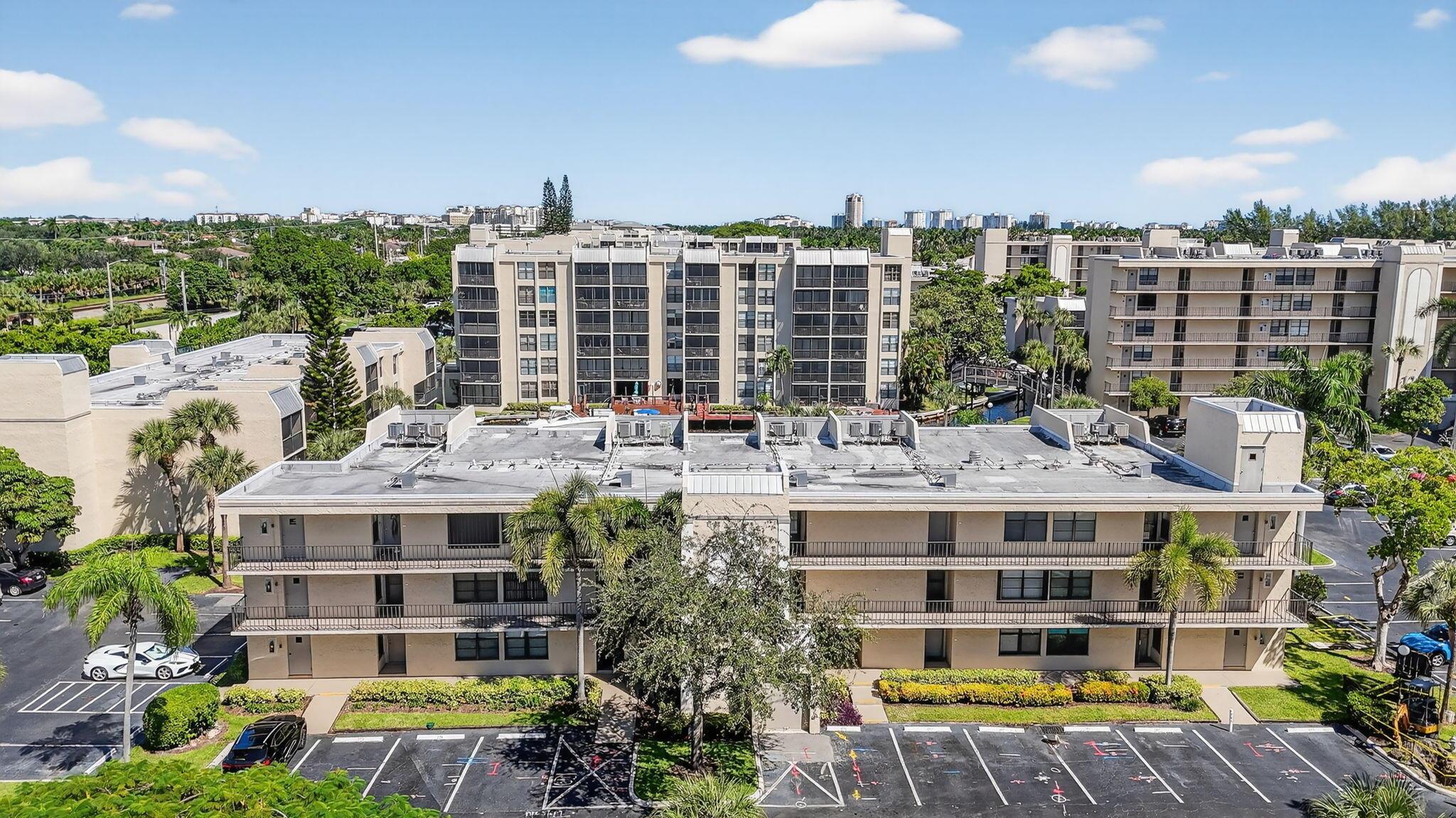 11 Royal Palm Way 304