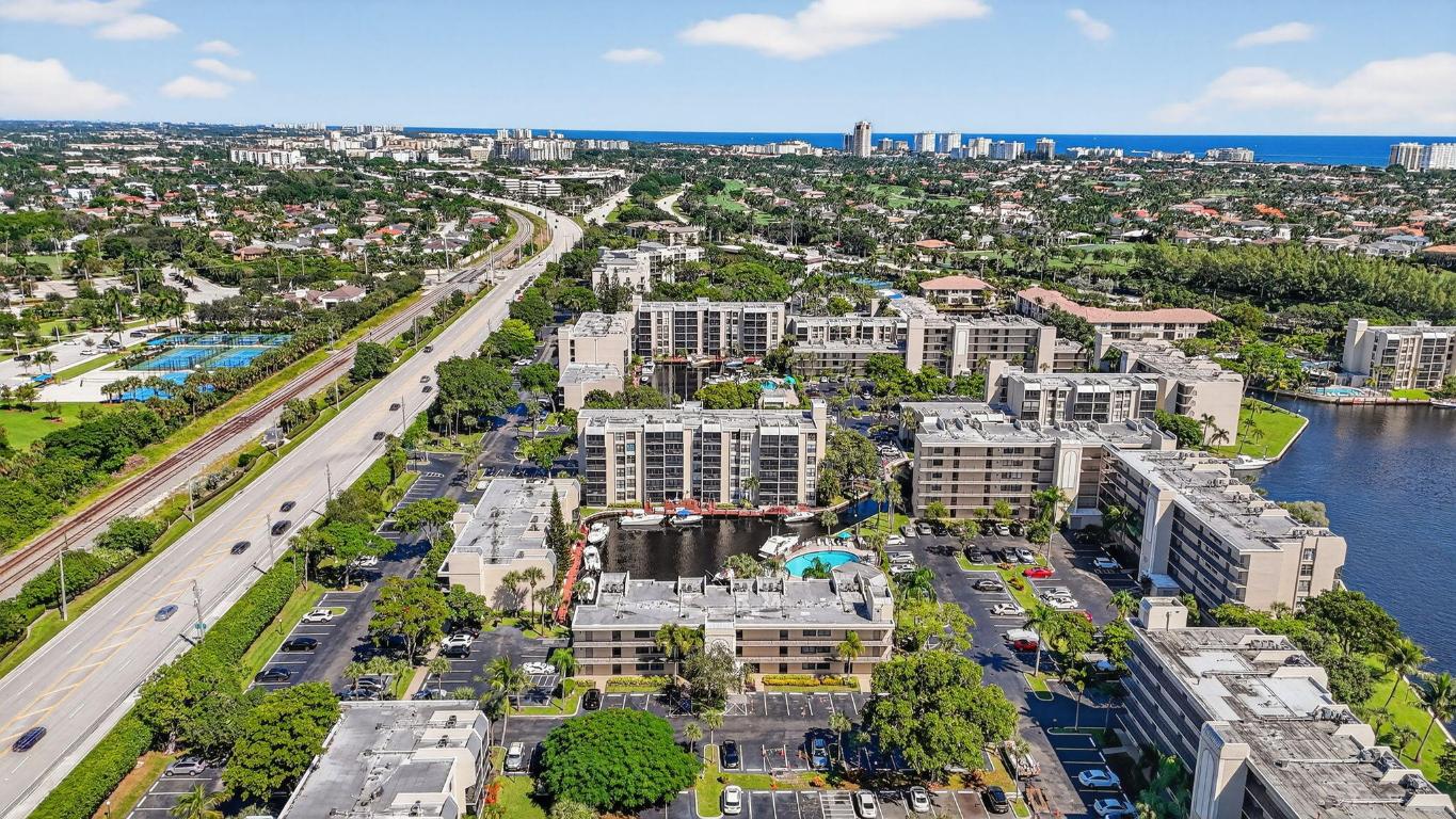 11 Royal Palm Way 304