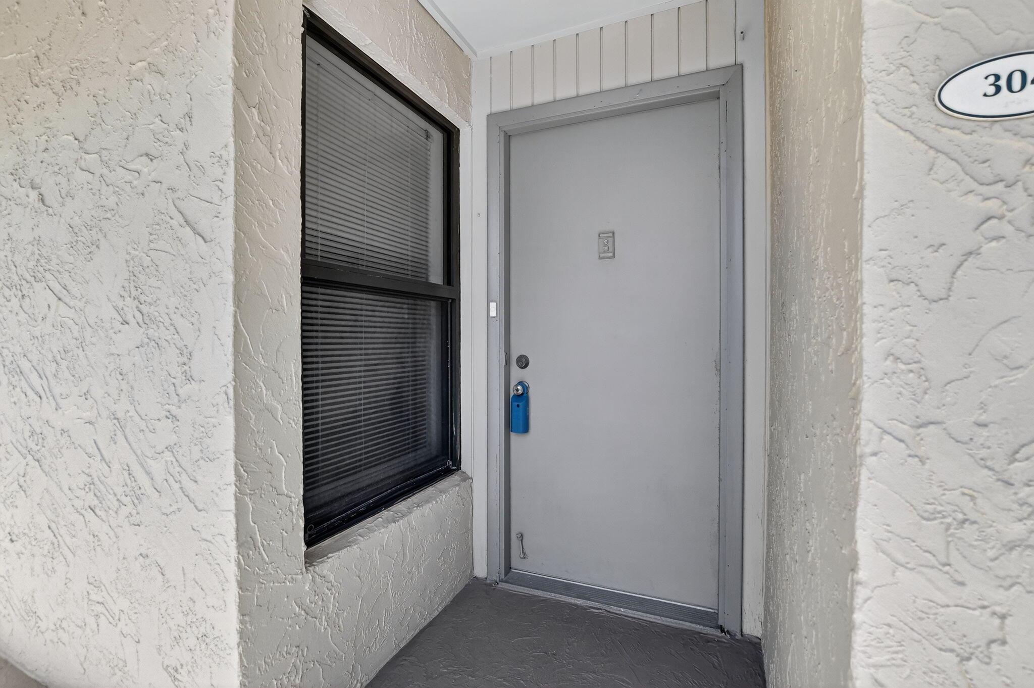 11 Royal Palm Way 304