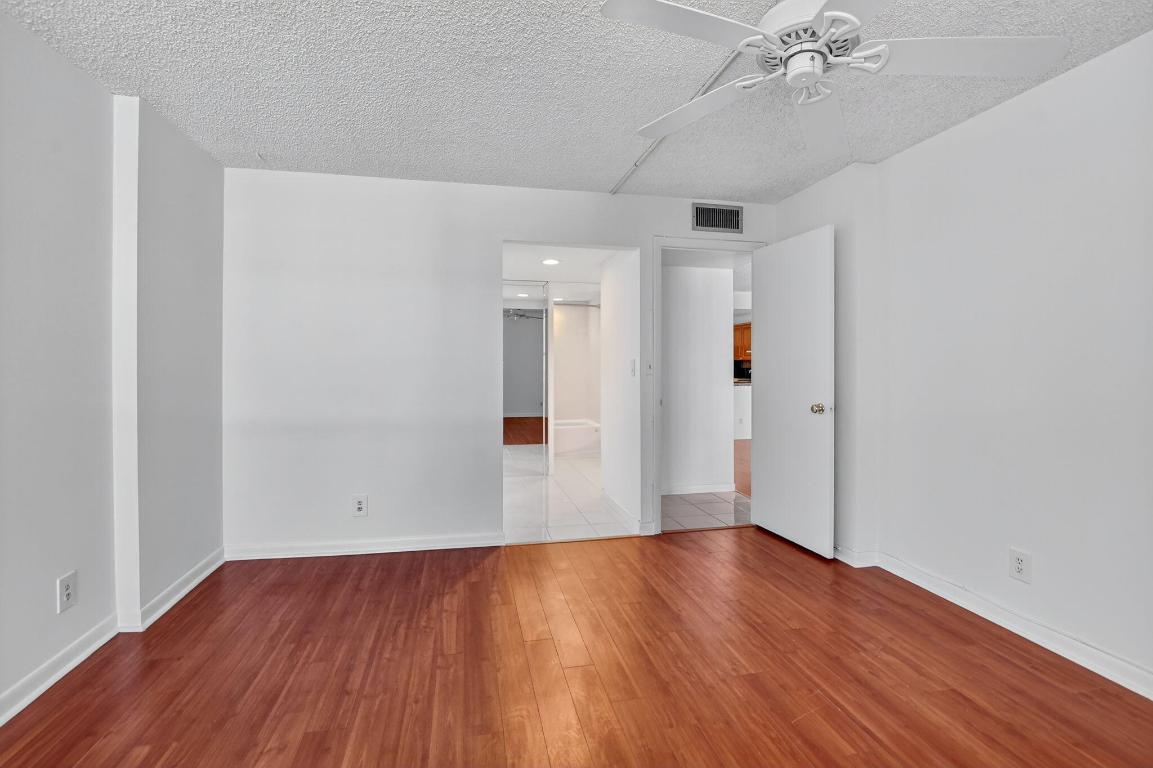 11 Royal Palm Way 304