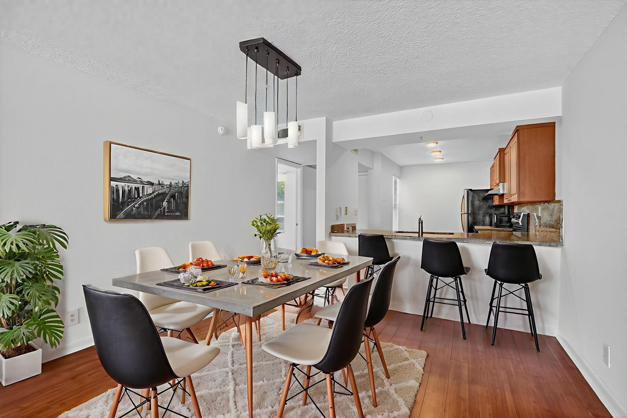 11 Royal Palm Way 304