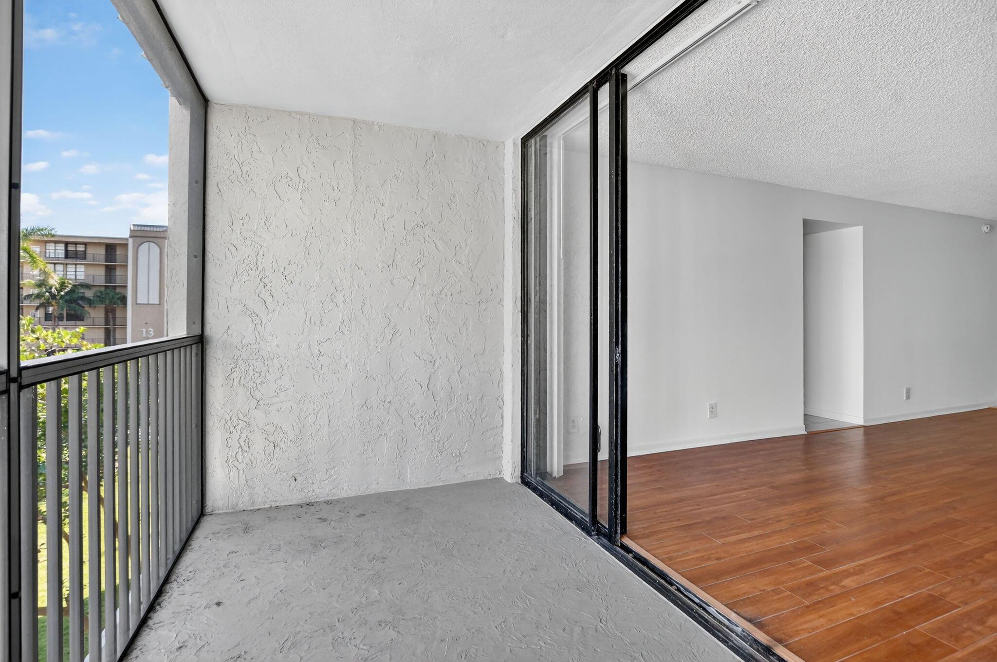 11 Royal Palm Way 304