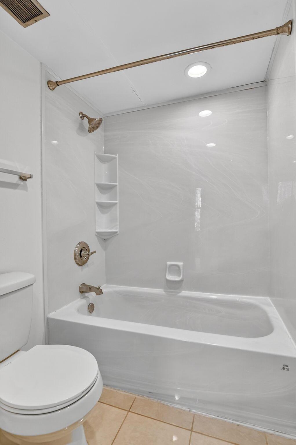 11 Royal Palm Way 304