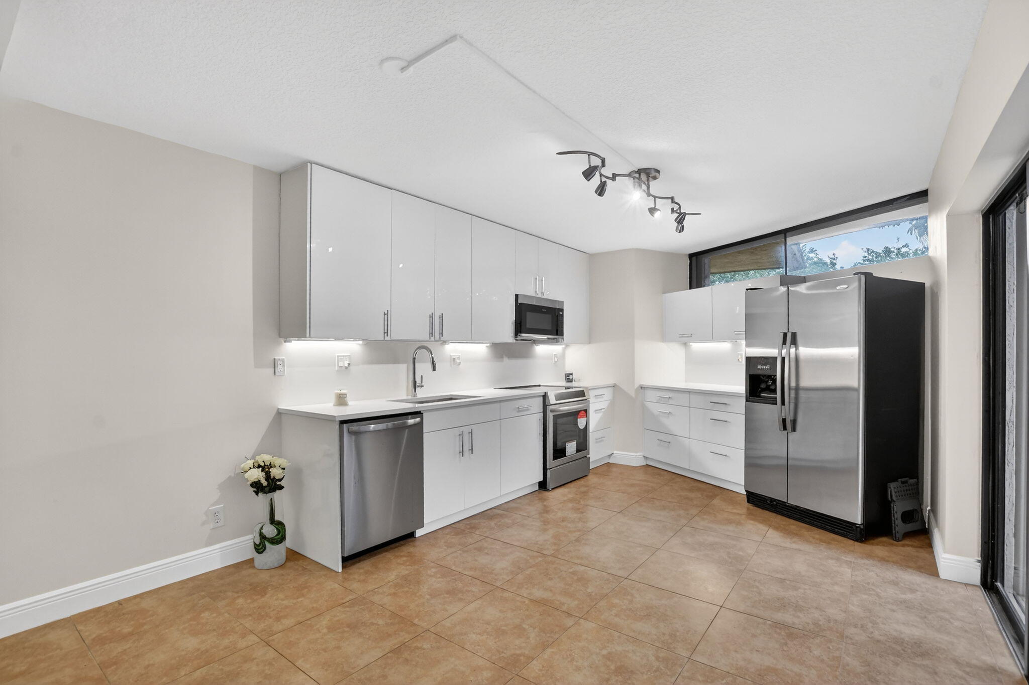 22958 Oxford Place D