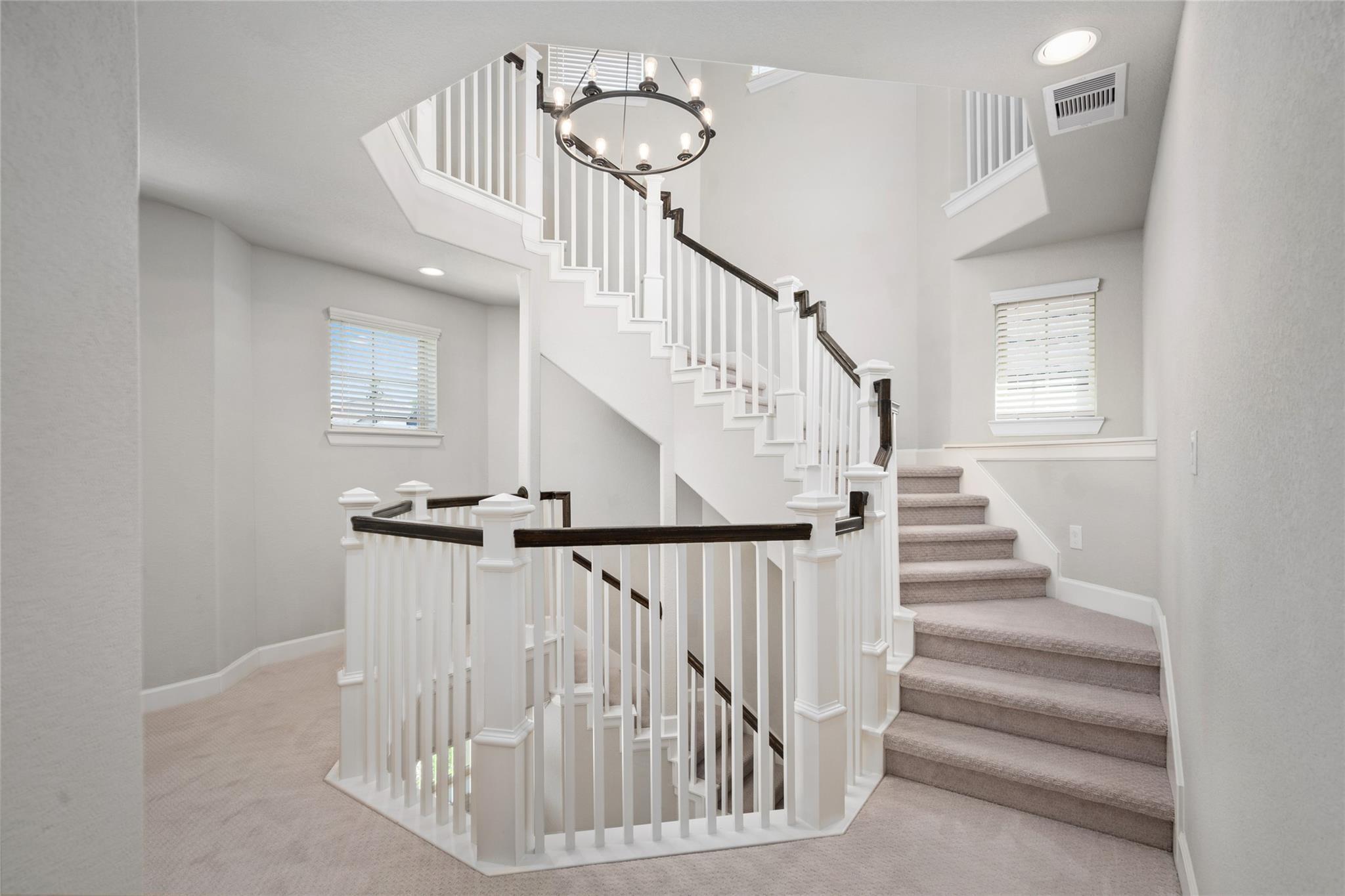 927 S Lacey Garden Loop