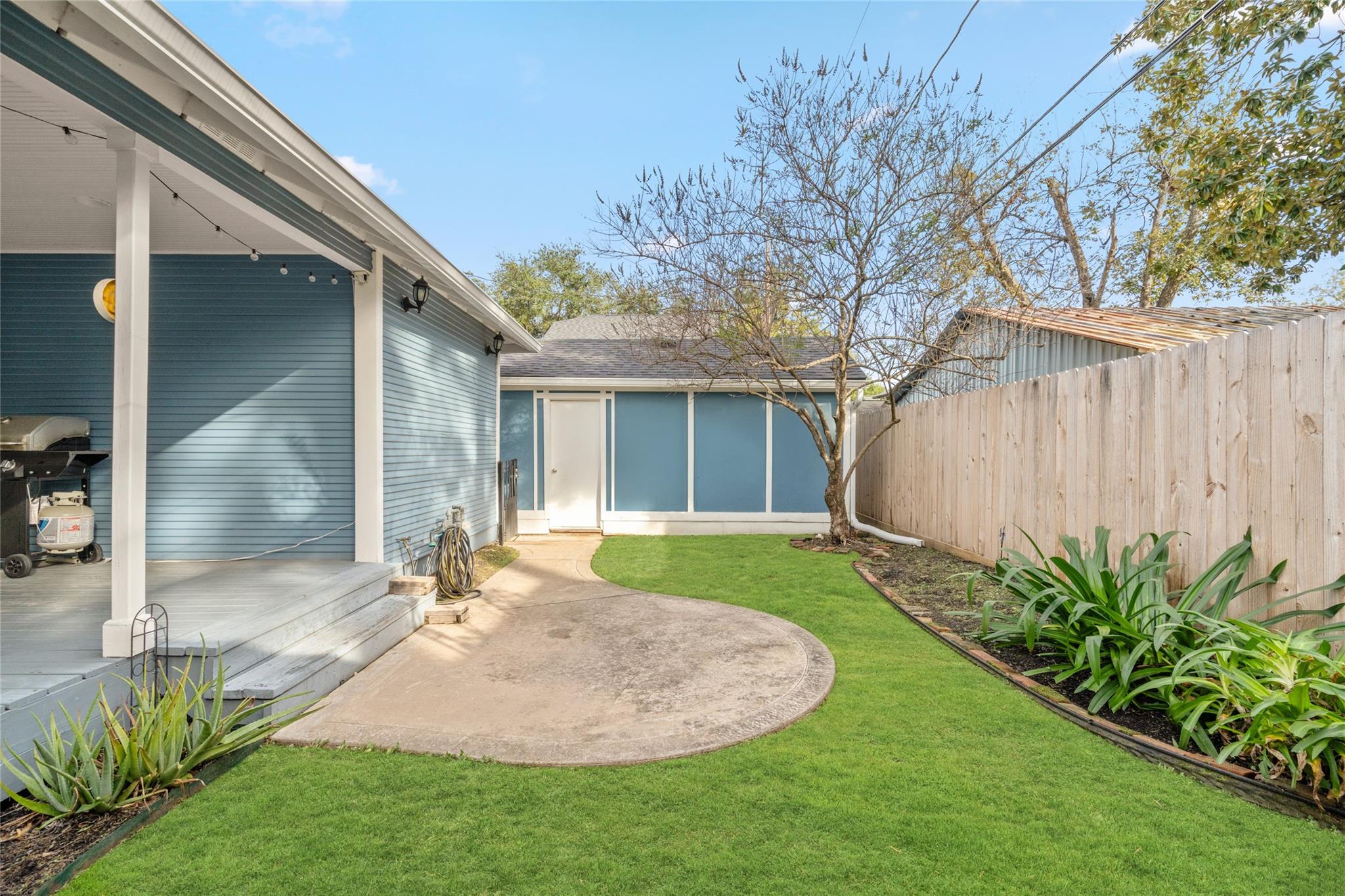 924 W Melwood Street