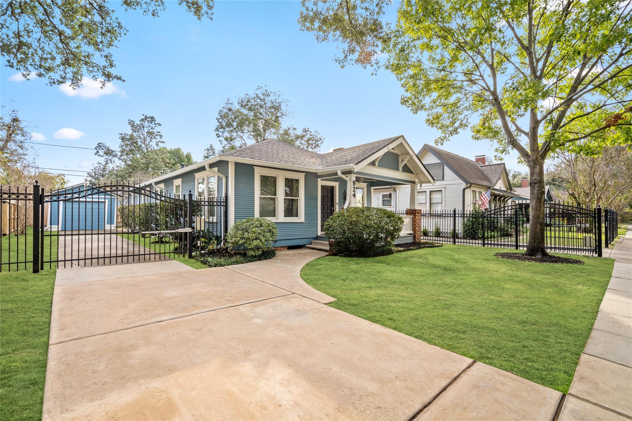 924 W Melwood Street