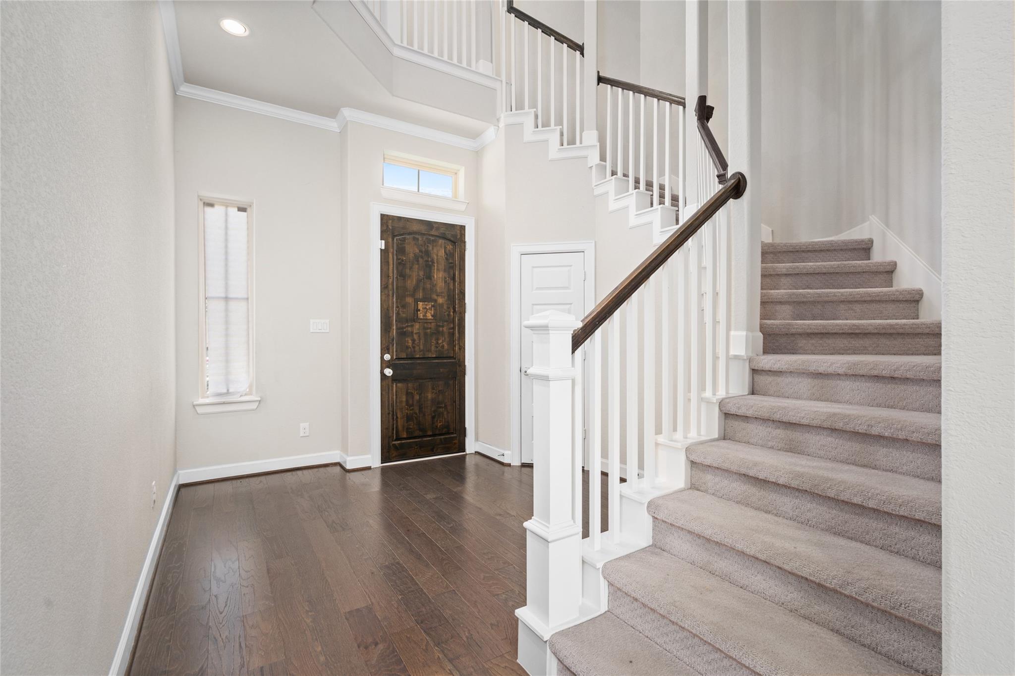 927 S Lacey Garden Loop