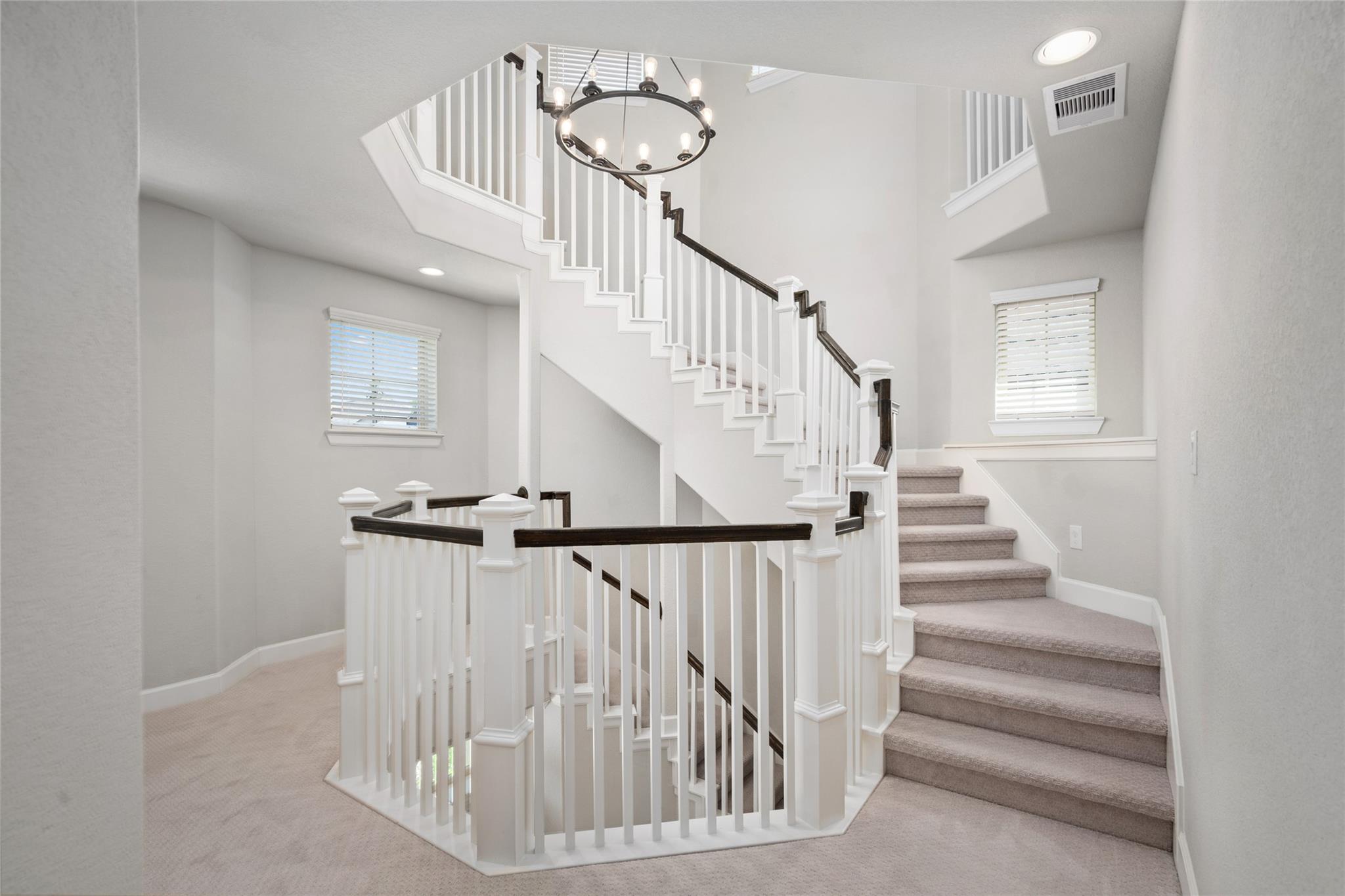 927 S Lacey Garden Loop