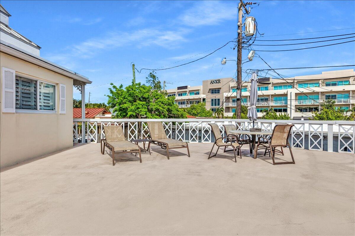 2124 NE 5th Avenue 212