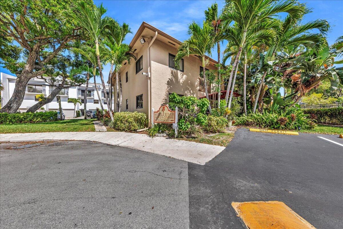 2965 NE 8th Terrace 101