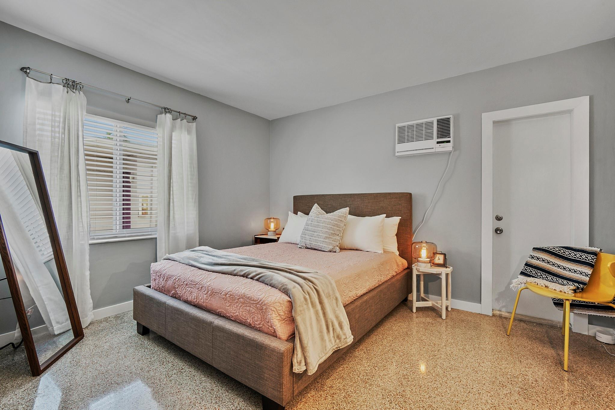 1215 NE 17th Ave 3
