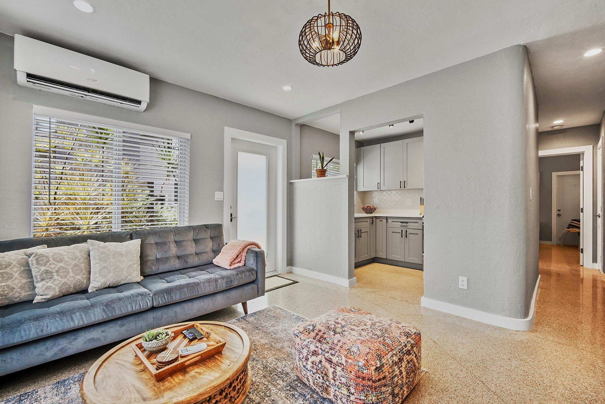 1215 NE 17th Ave 3
