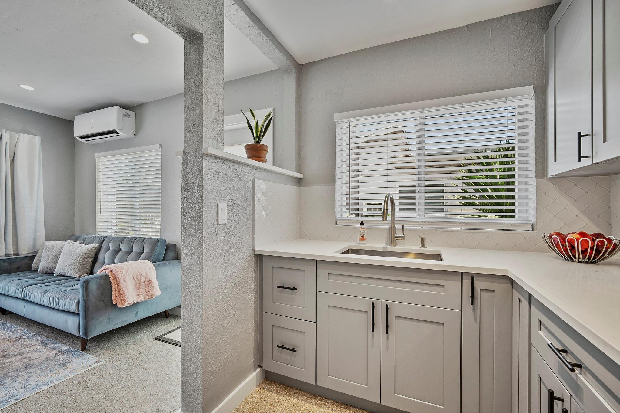 1215 NE 17th Ave 3