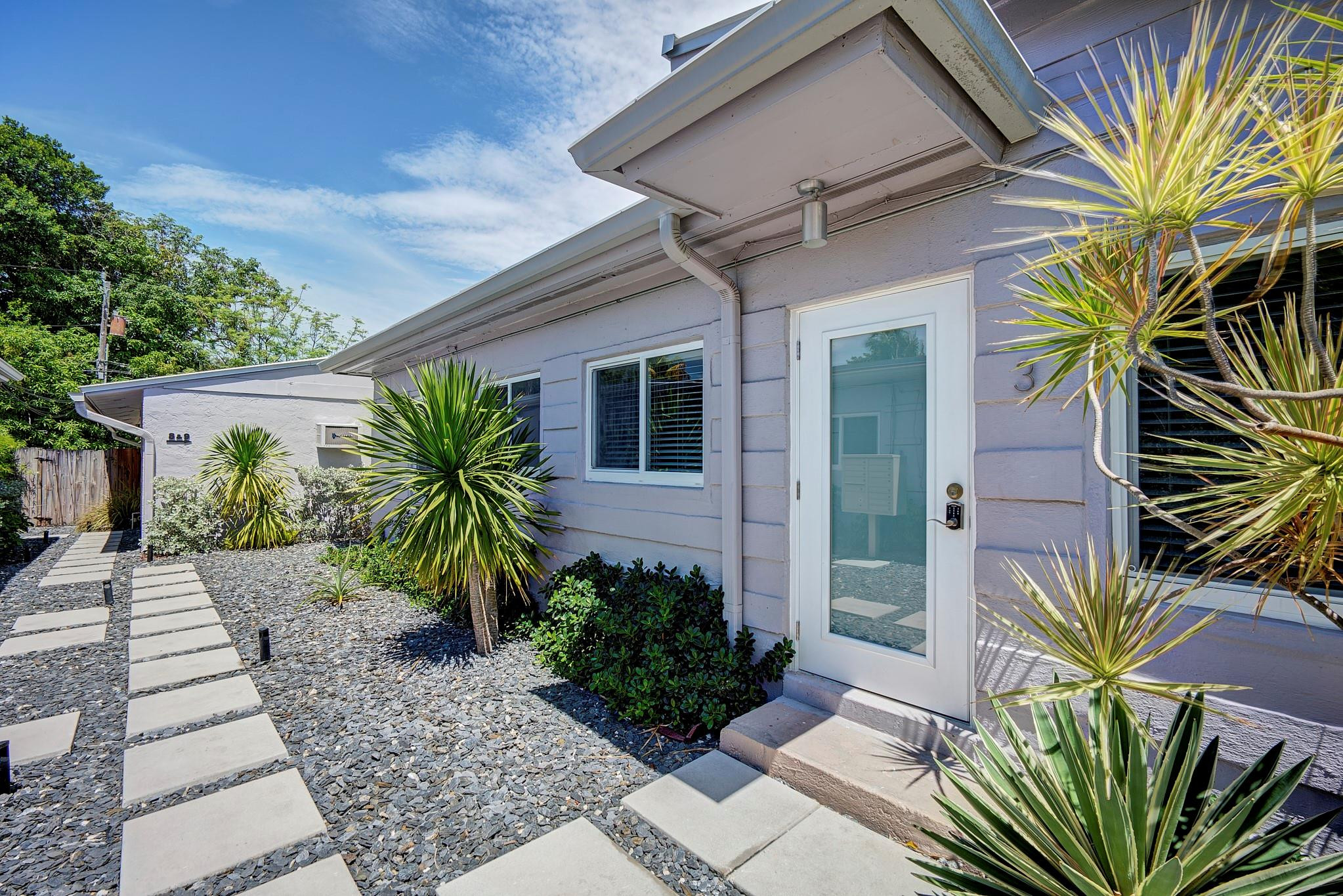 1215 NE 17th Ave 3