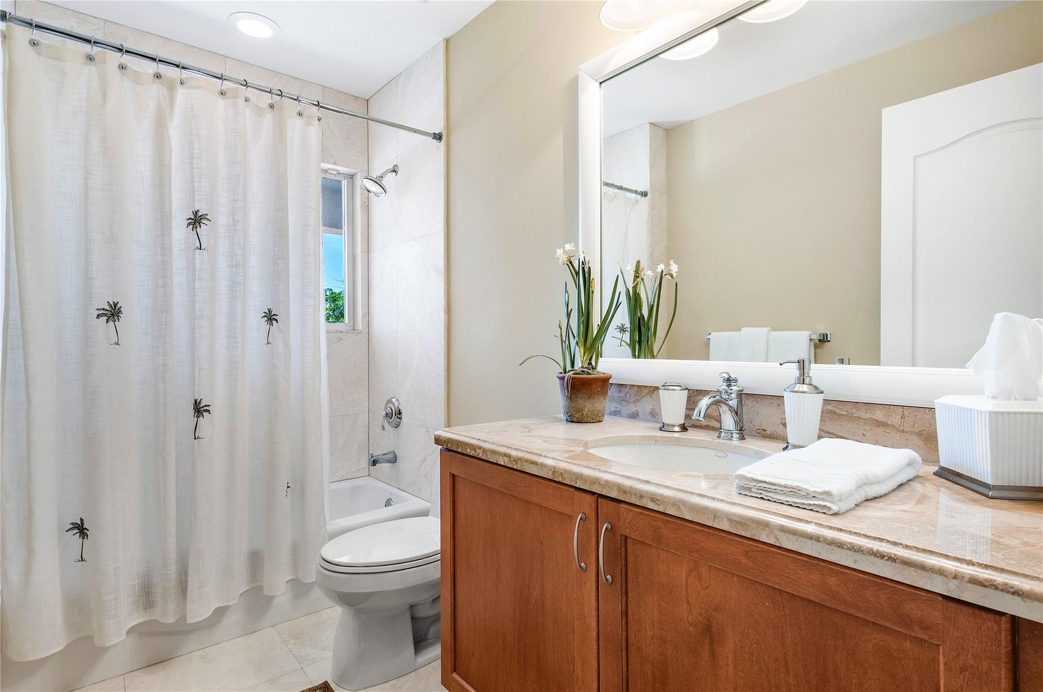 1220 NE 17th Way 1220