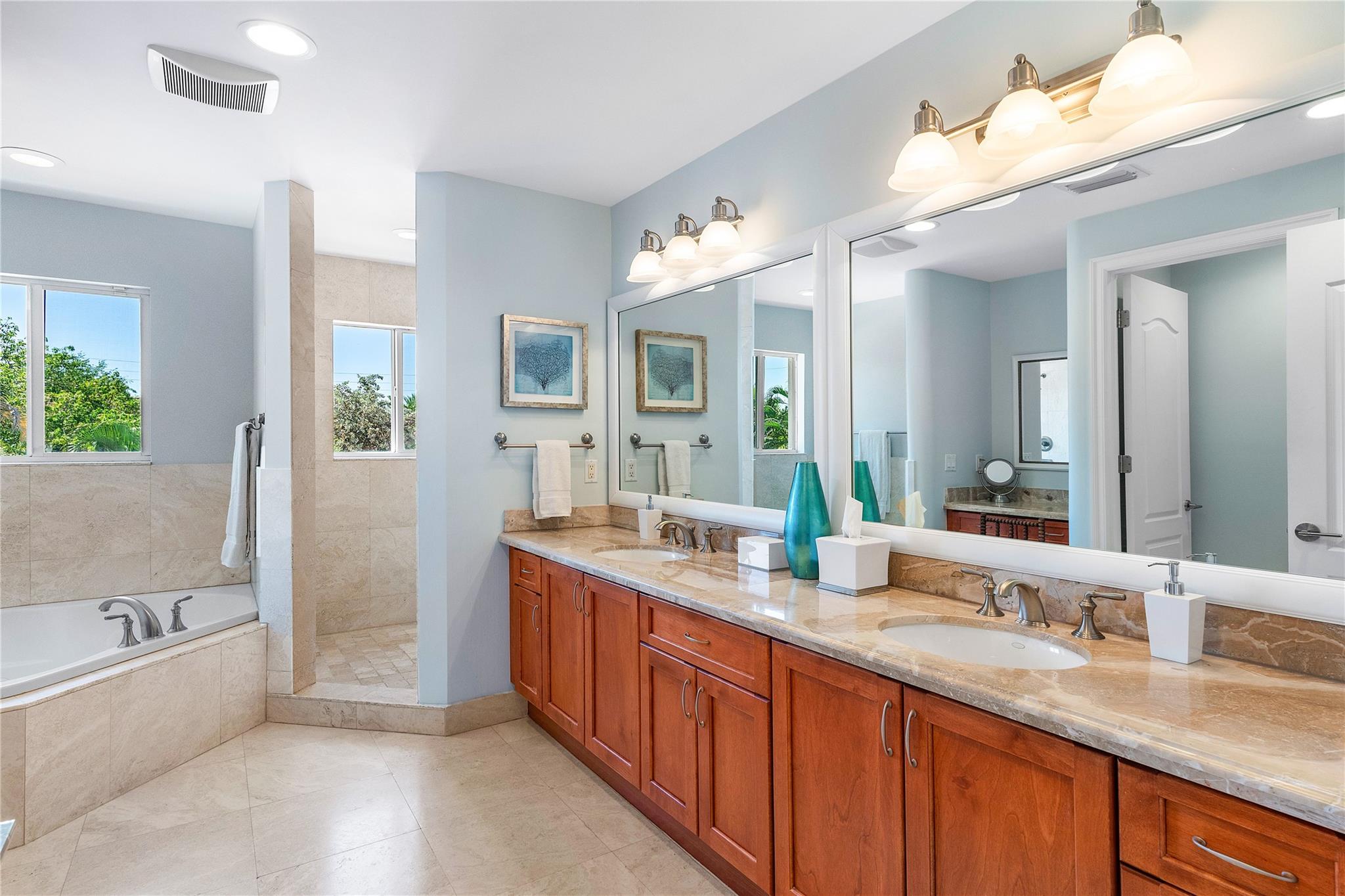 1220 NE 17th Way 1220