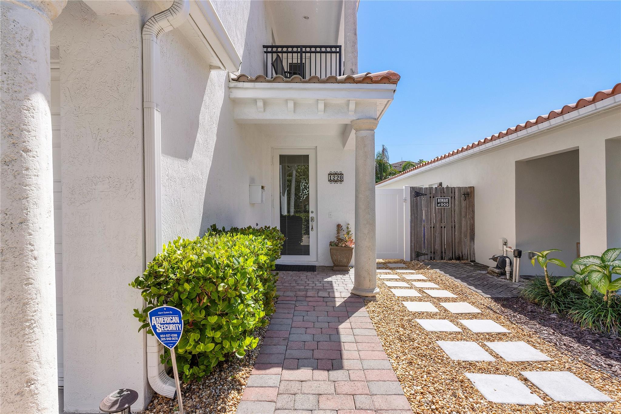 1220 NE 17th Way 1220