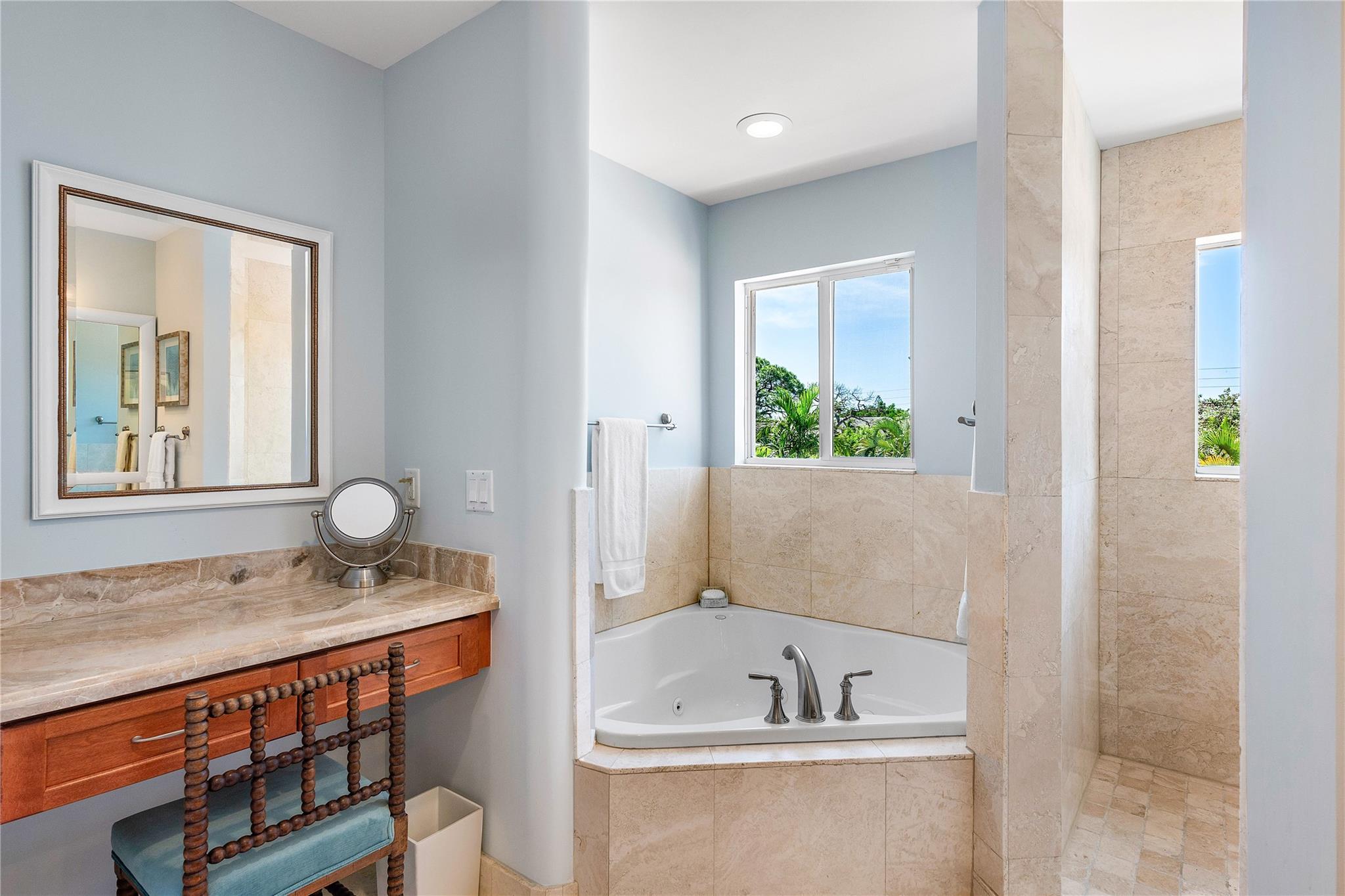 1220 NE 17th Way 1220