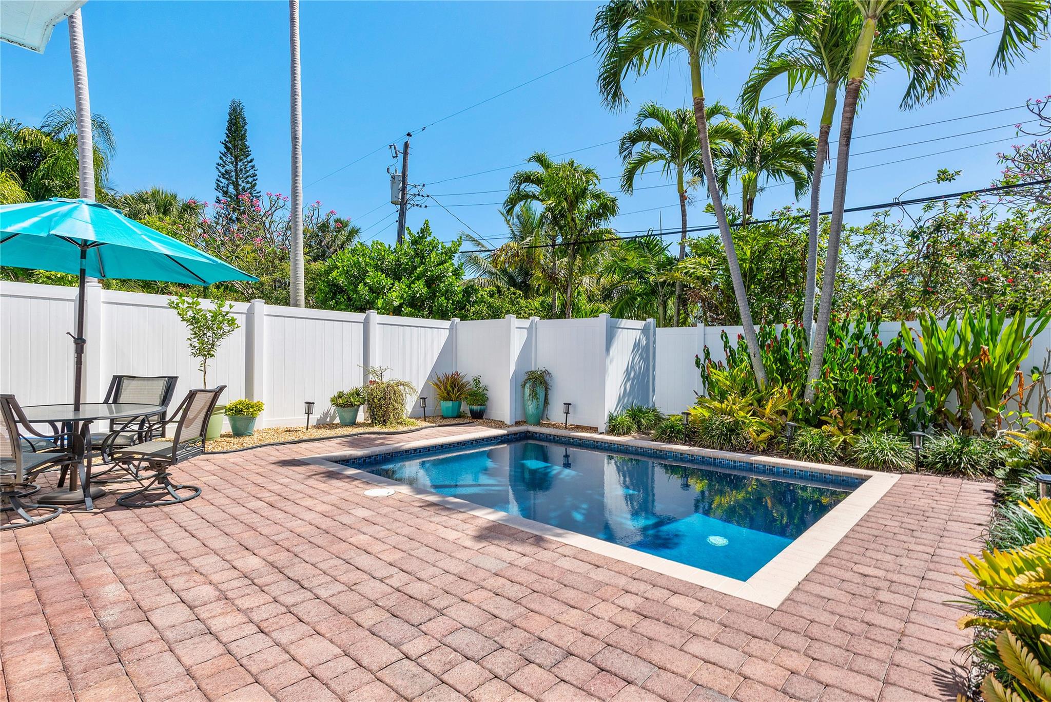 1220 NE 17th Way 1220