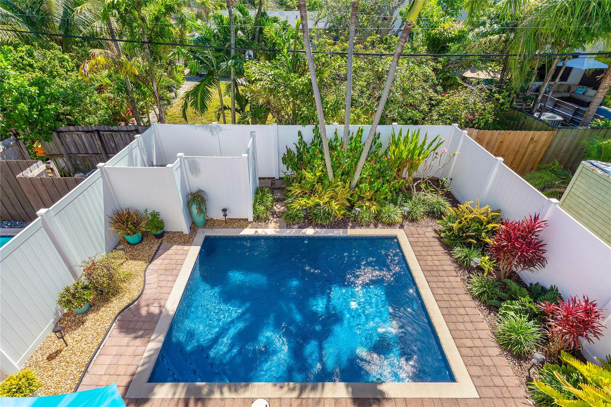 1220 NE 17th Way 1220