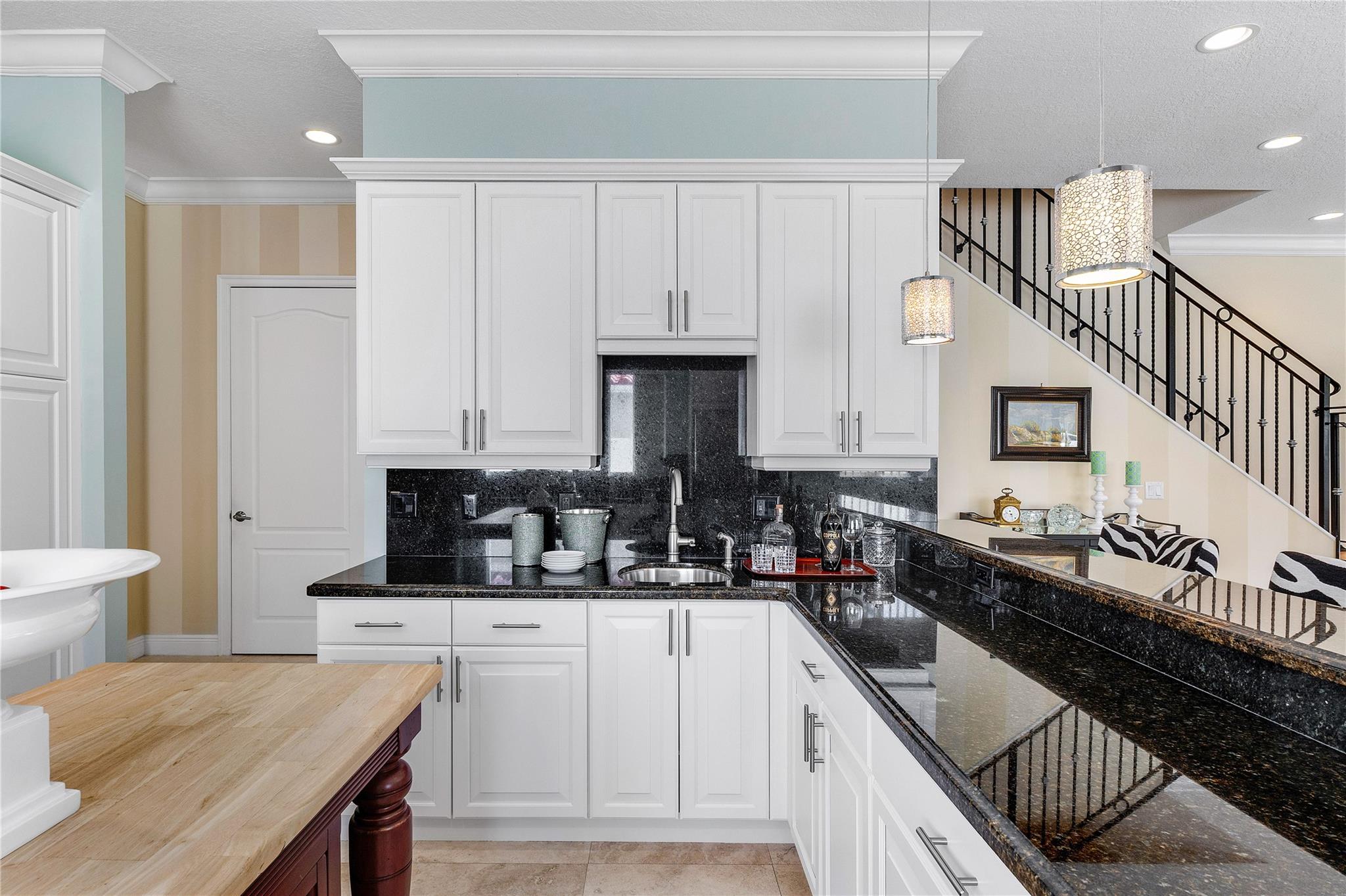 1220 NE 17th Way 1220