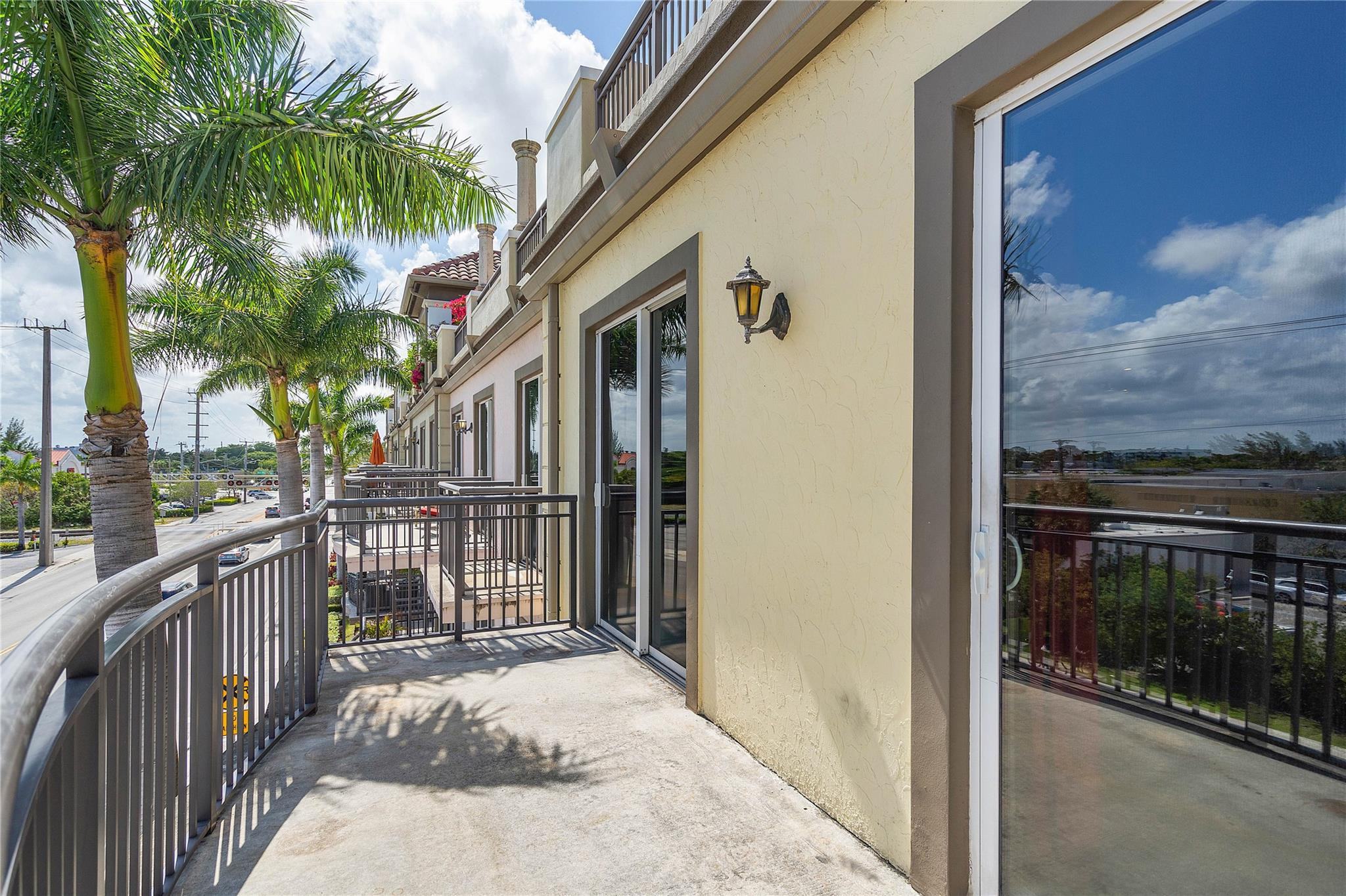 2631 NE 14th Ave 303