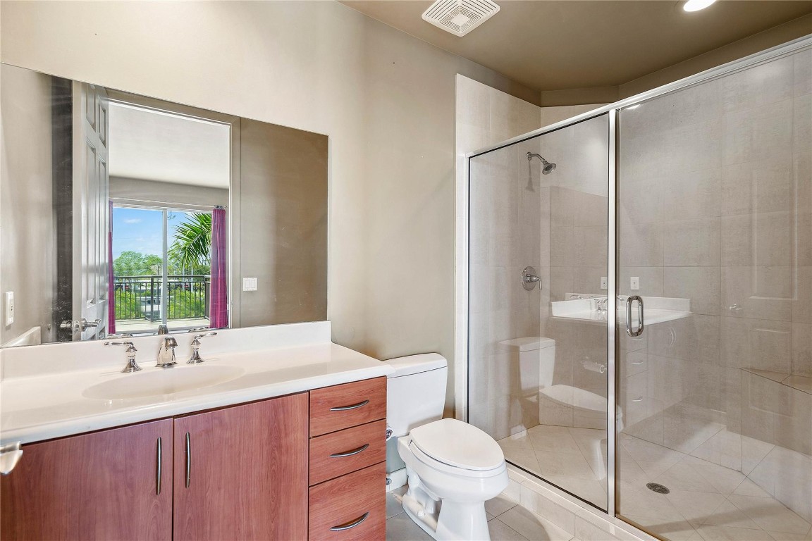 2631 NE 14th Ave 303