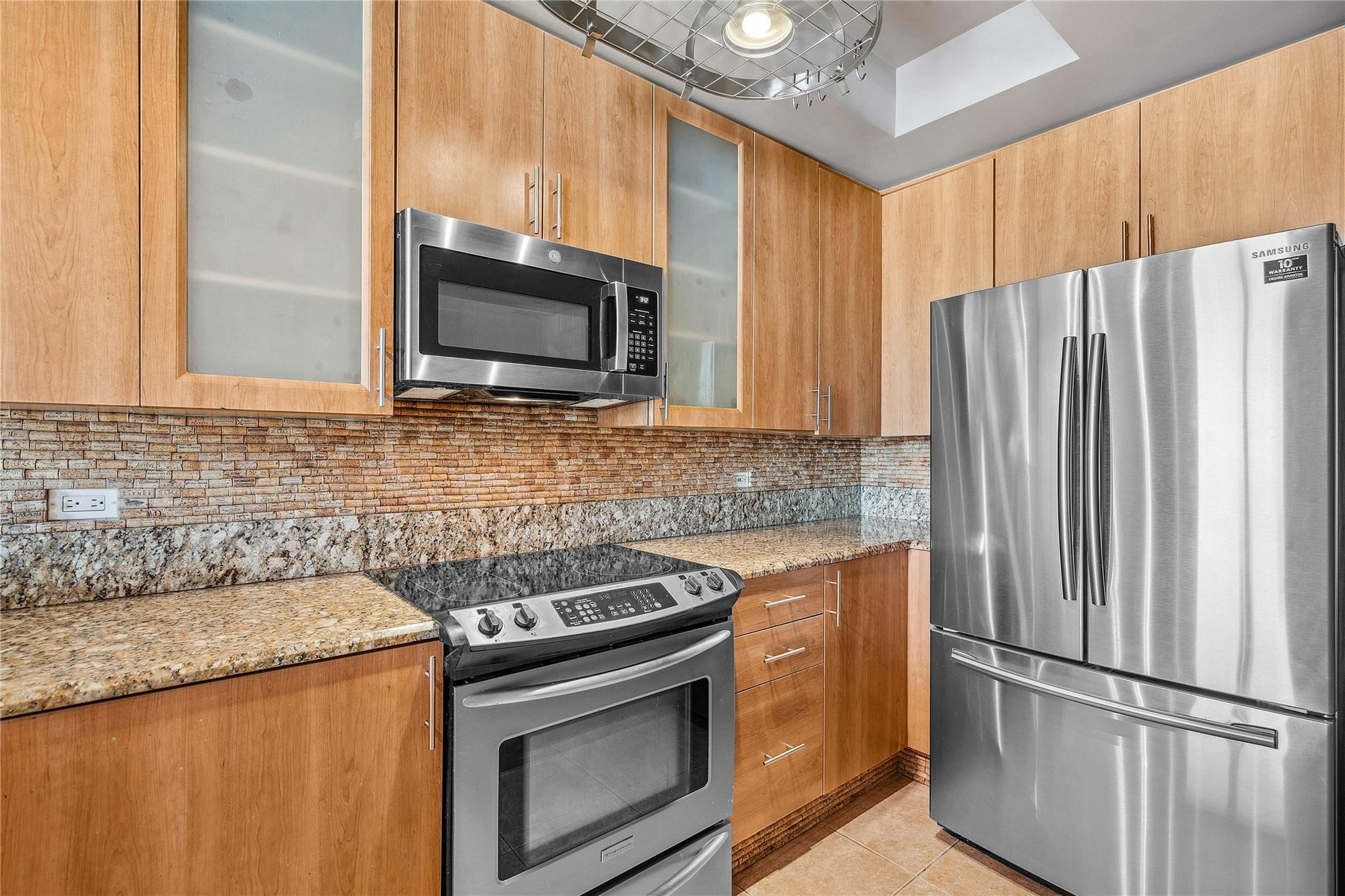 2631 NE 14th Ave 303