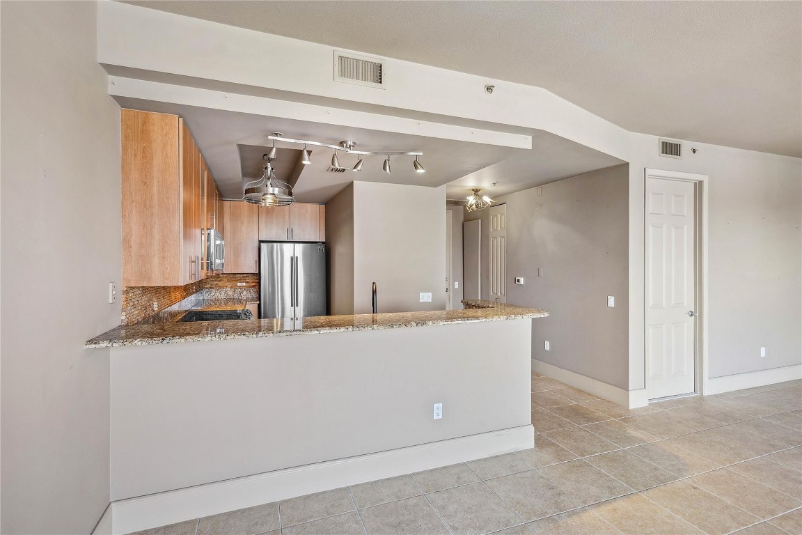 2631 NE 14th Ave 303