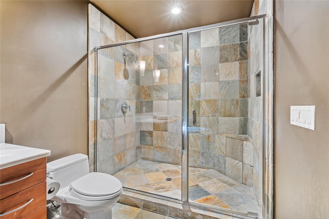 2631 NE 14th Ave 303